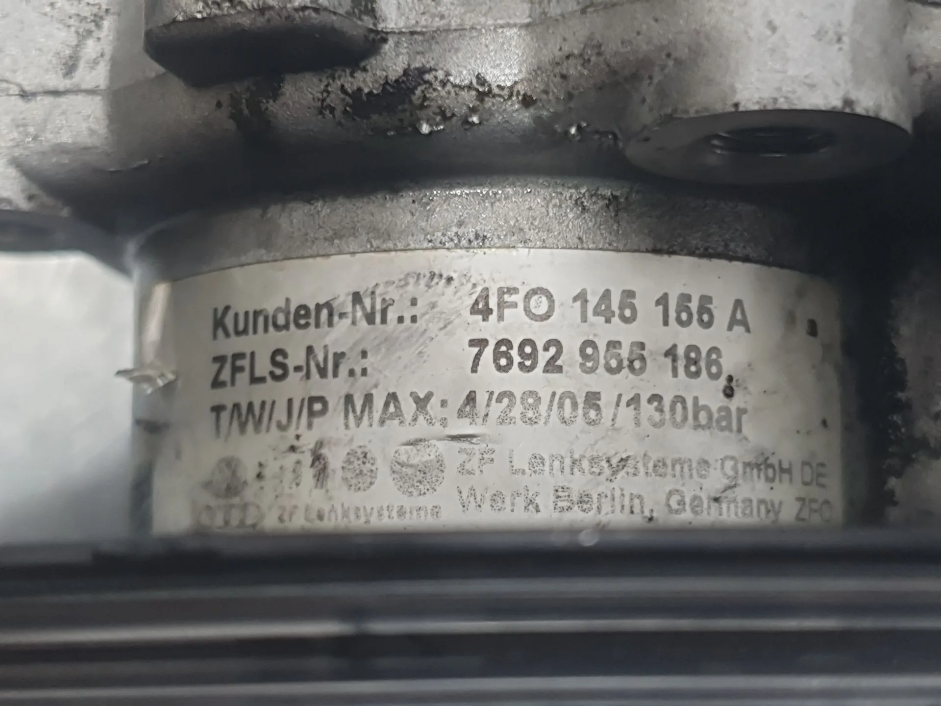 Bomba Direccion para Audi A6 C6 Avant (4F5)