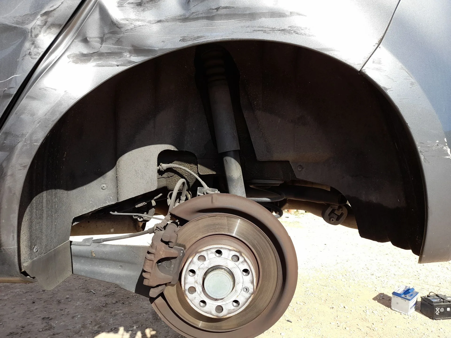Plastico Pase Rueda Tras. Izq. para Volkswagen Golf Vi (5K1)