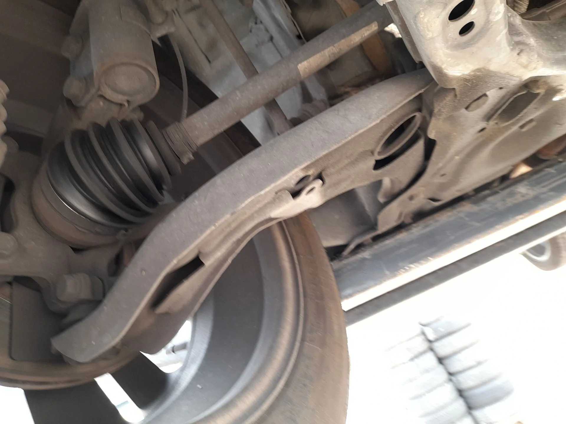 Brazo Suspension Inferior Delantero Derecho para Nissan Micra V (K14)