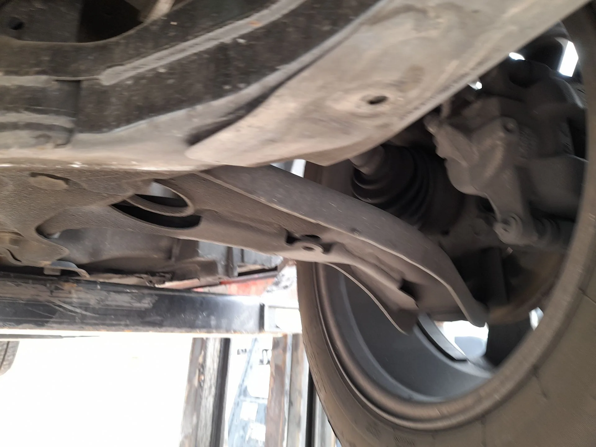 Brazo Suspension Inferior Delantero Izquierdo para Nissan Micra V (K14)