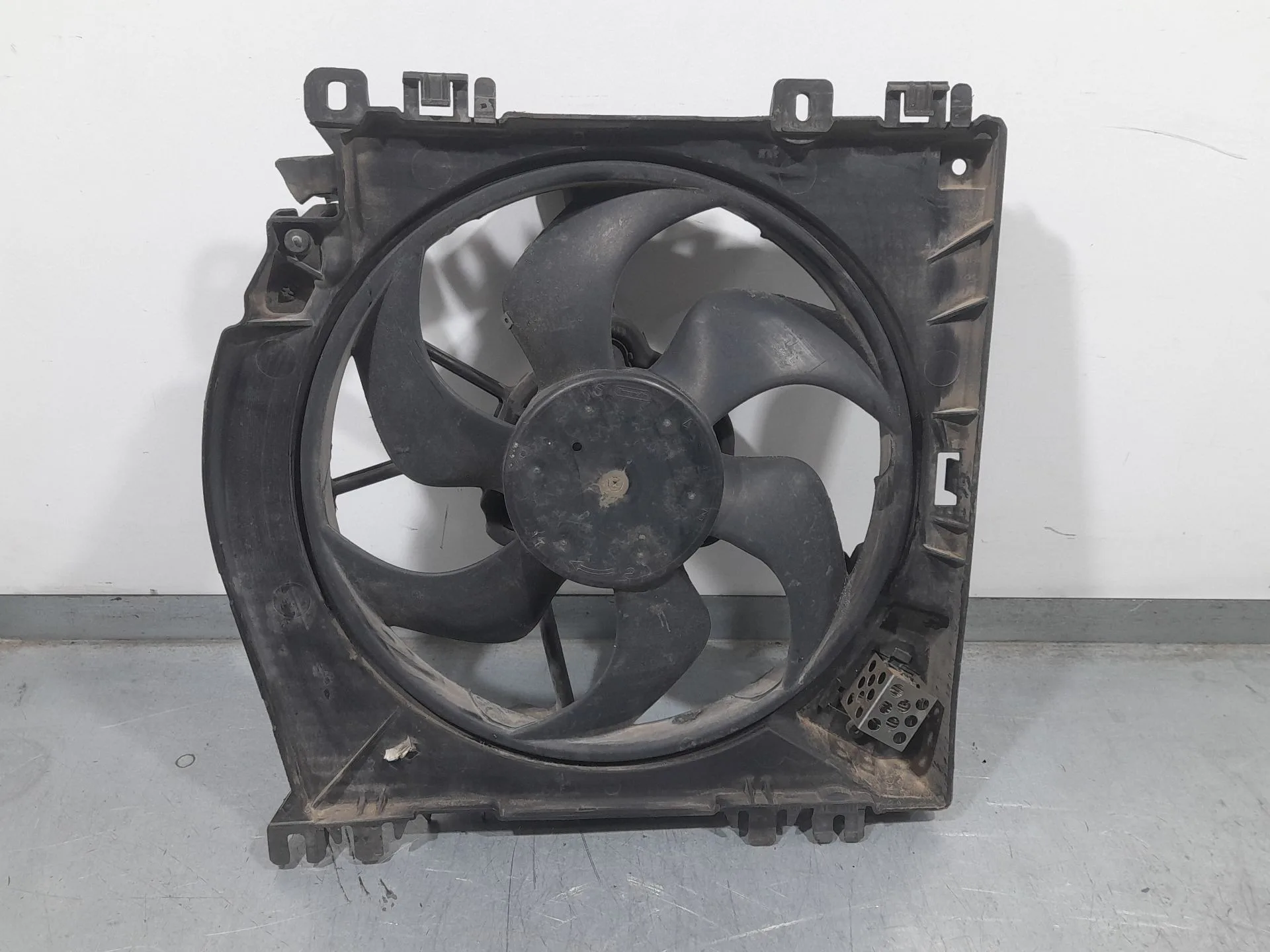 Electroventilador para Renault Clio Iii (Br0/1, Cr0/1)