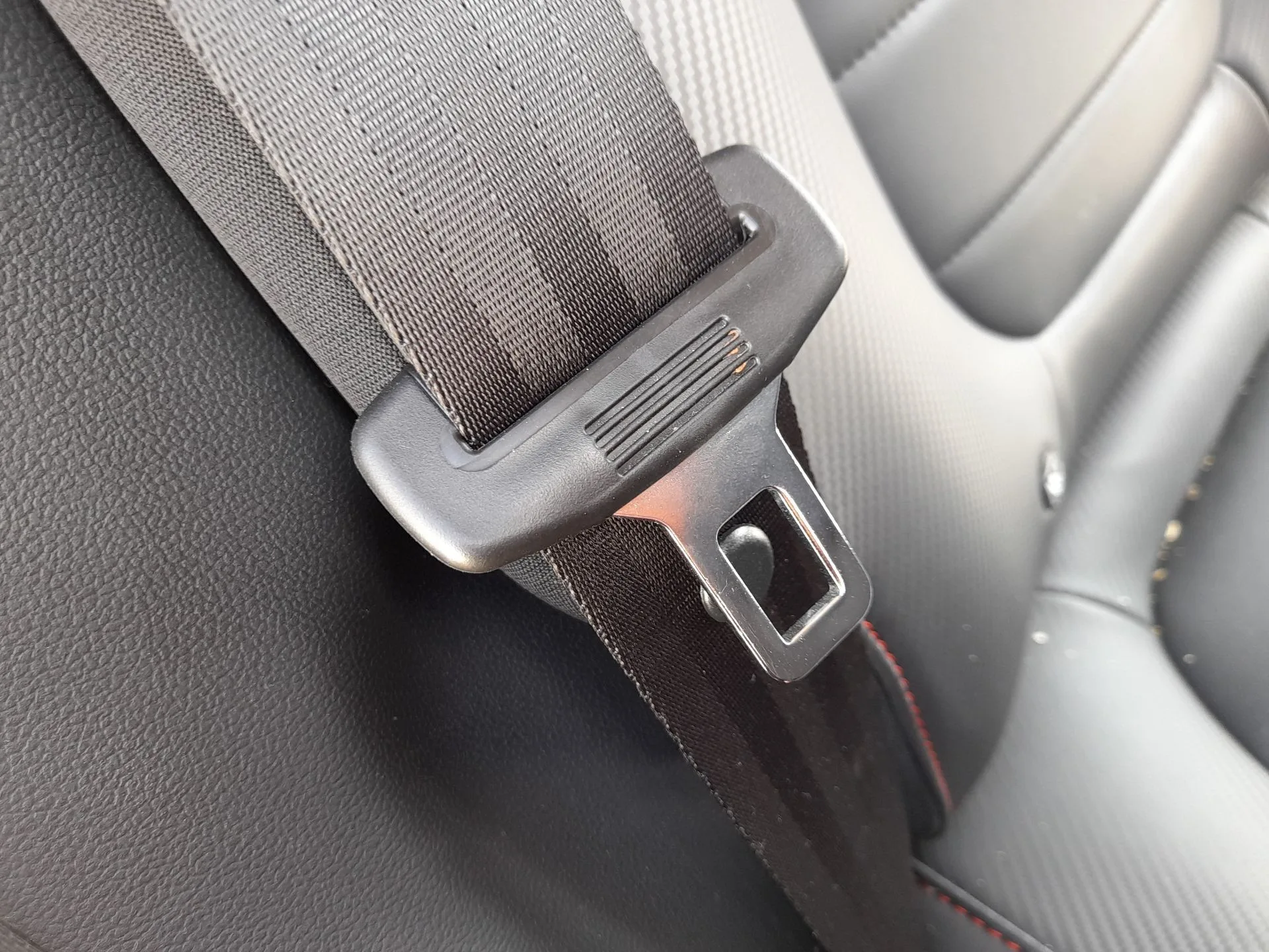 Cinturon Seguridad Trasero Derecho para Mg Zs Suv (Azs1)
