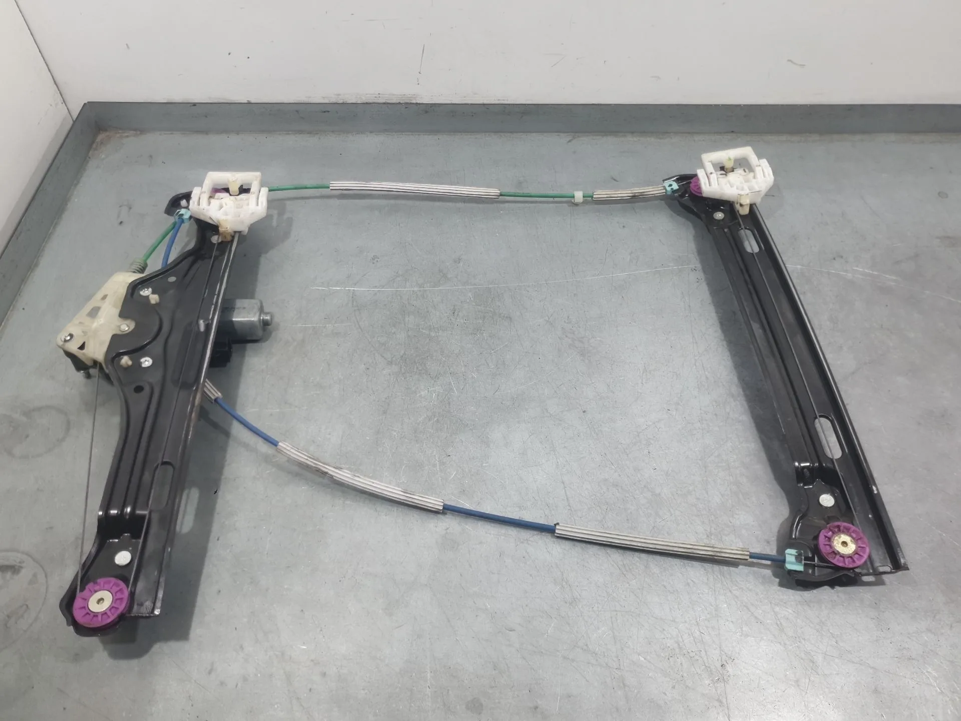 Elevalunas Delantero Izquierdo para Fiat 500E (332_)