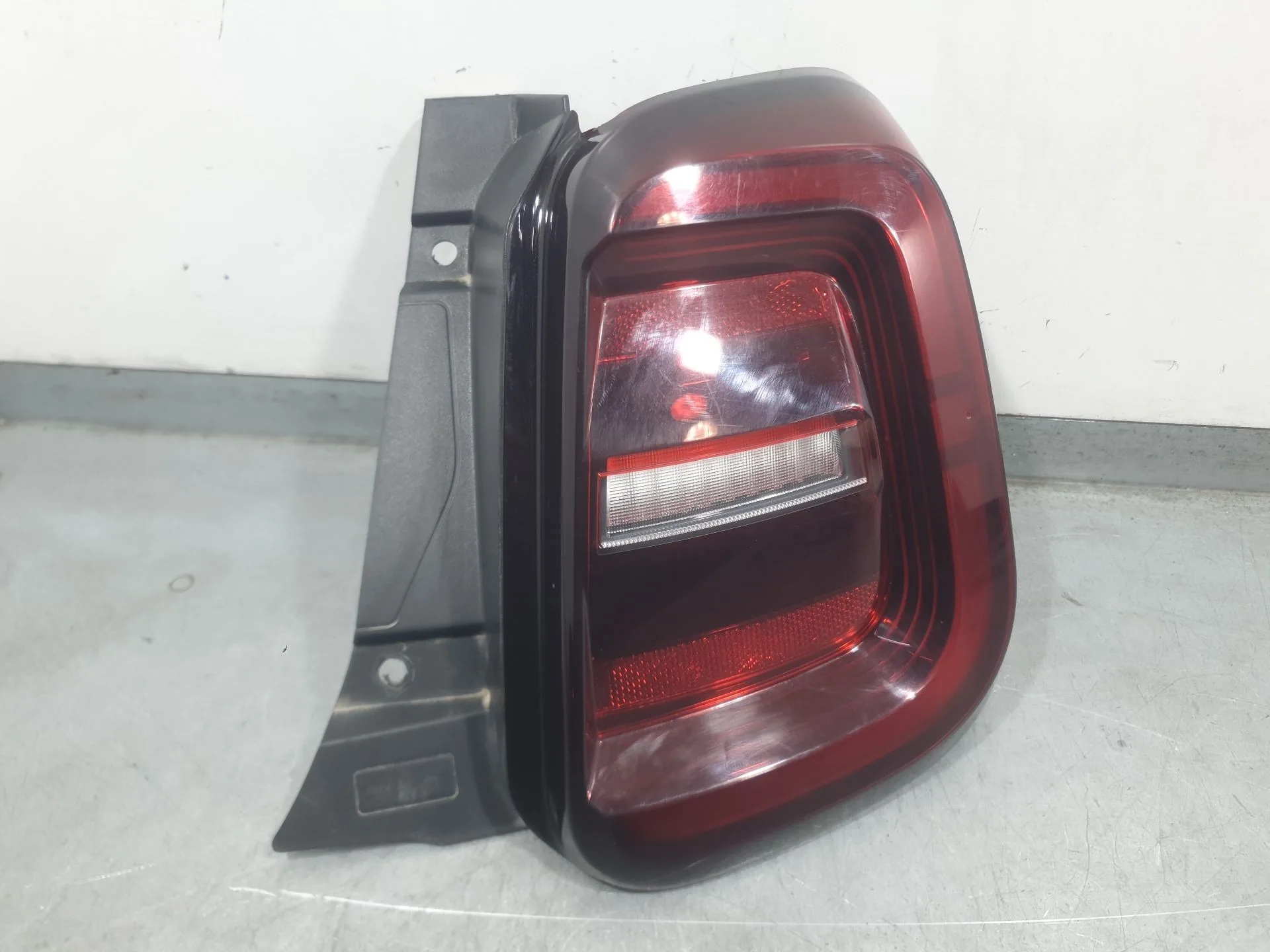 Piloto Trasero Derecho para Fiat 500E (332_)