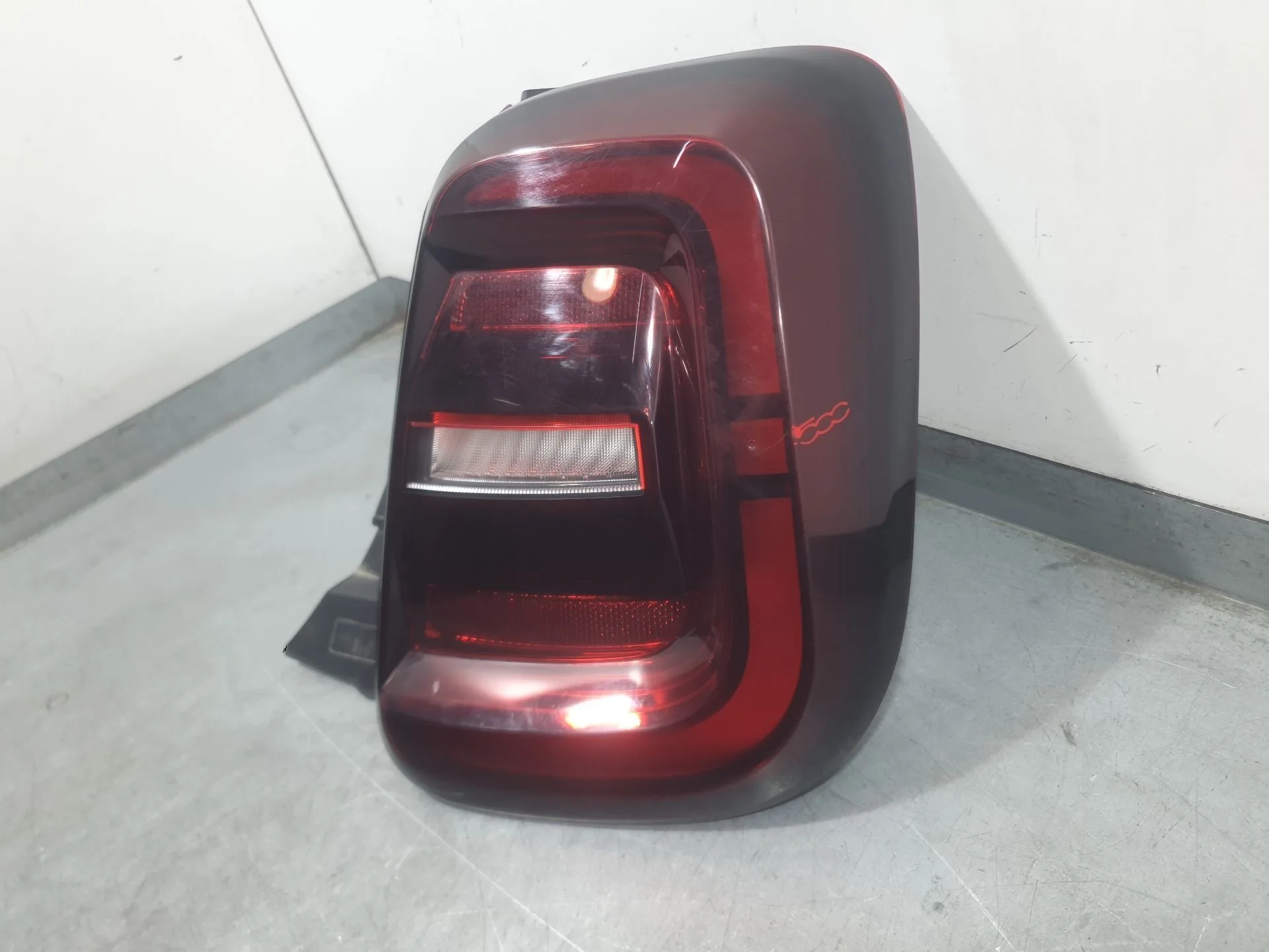 Piloto Trasero Derecho para Fiat 500E (332_)