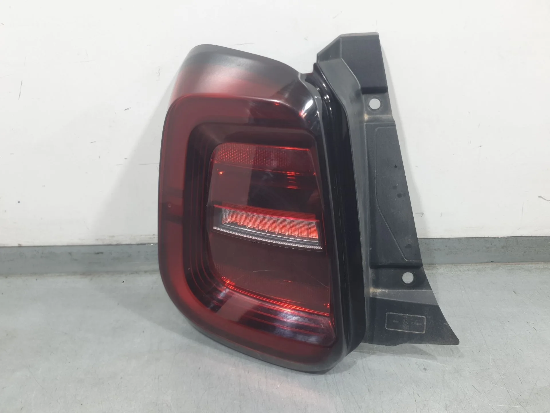 Piloto Trasero Izquierdo para Fiat 500E (332_)