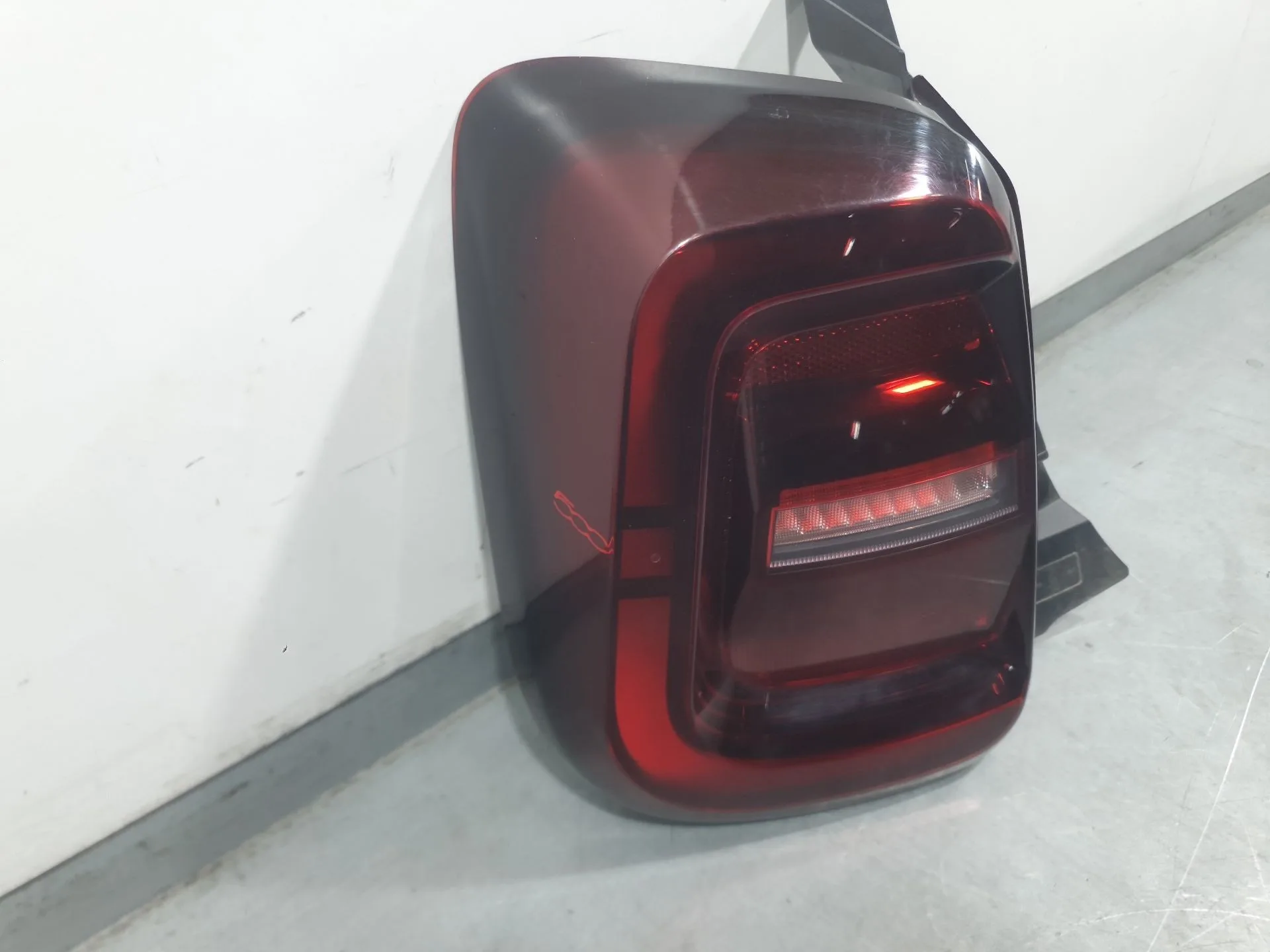 Piloto Trasero Izquierdo para Fiat 500E (332_)