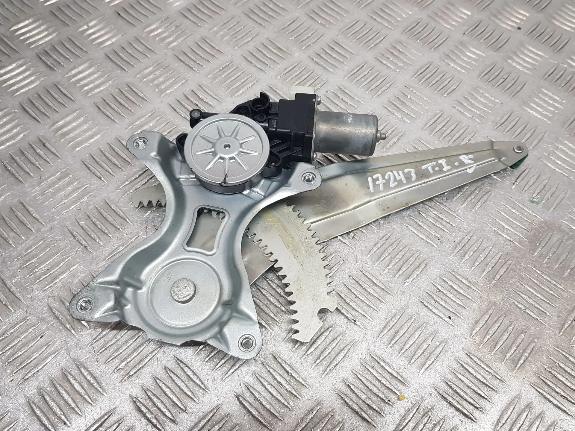 Elevalunas Trasero Izquierdo para Suzuki Swift V (Az)