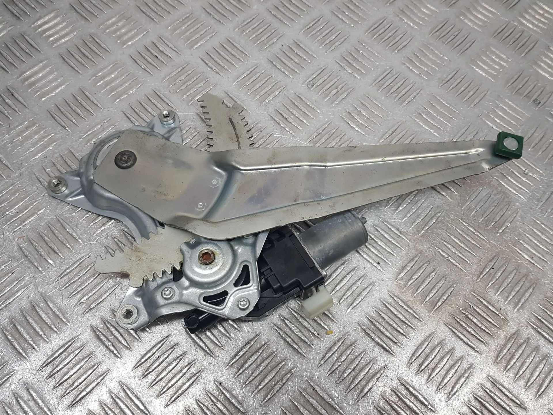 Elevalunas Trasero Izquierdo para Suzuki Swift V (Az)