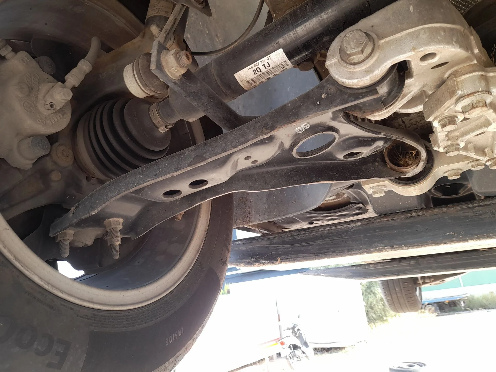Brazo Suspension Inferior Delantero Derecho para Volkswagen Golf Vi (5K1)
