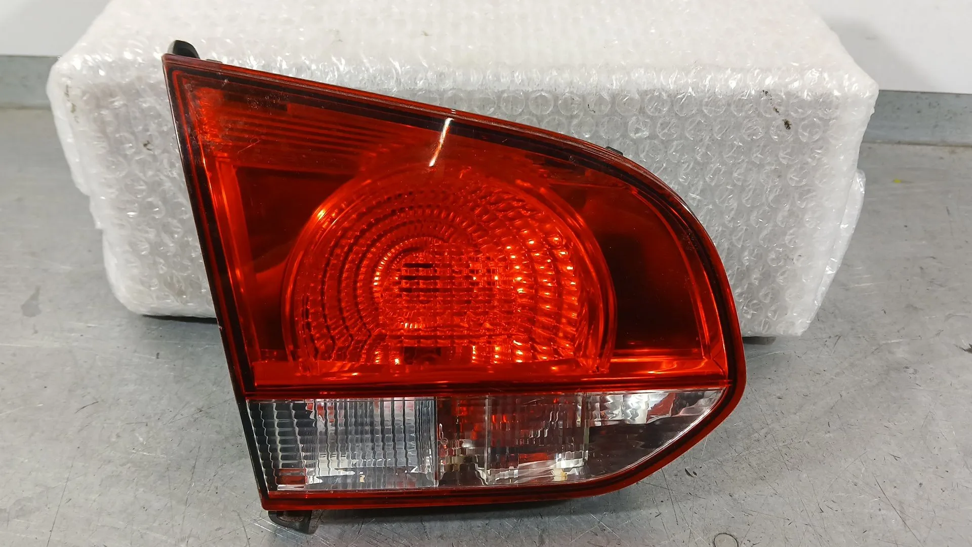 Piloto Trasero Izquierdo Interior para Volkswagen Golf Vi (5K1)