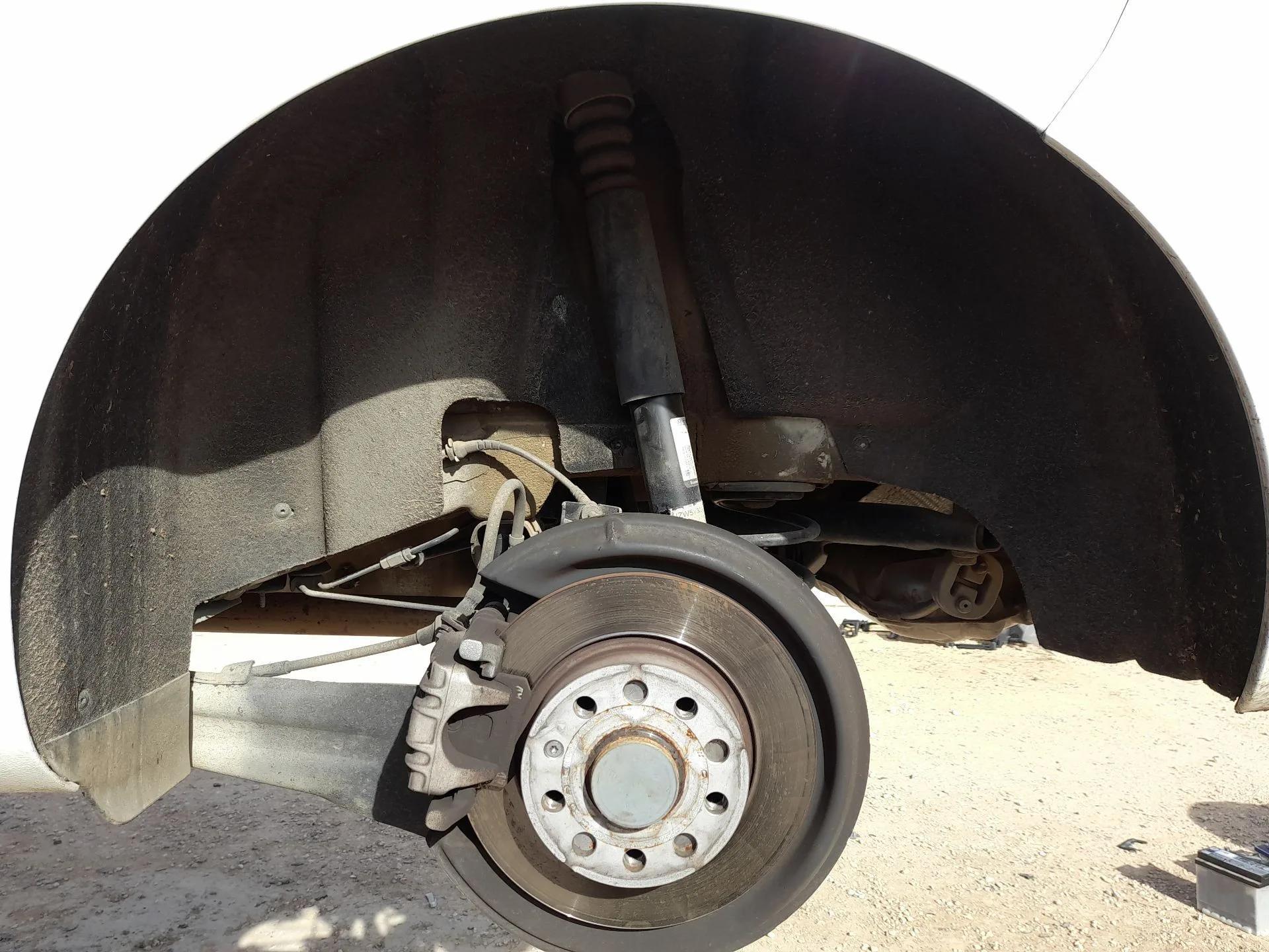 Plastico Pase Rueda Tras. Izq. para Volkswagen Golf Vi (5K1)