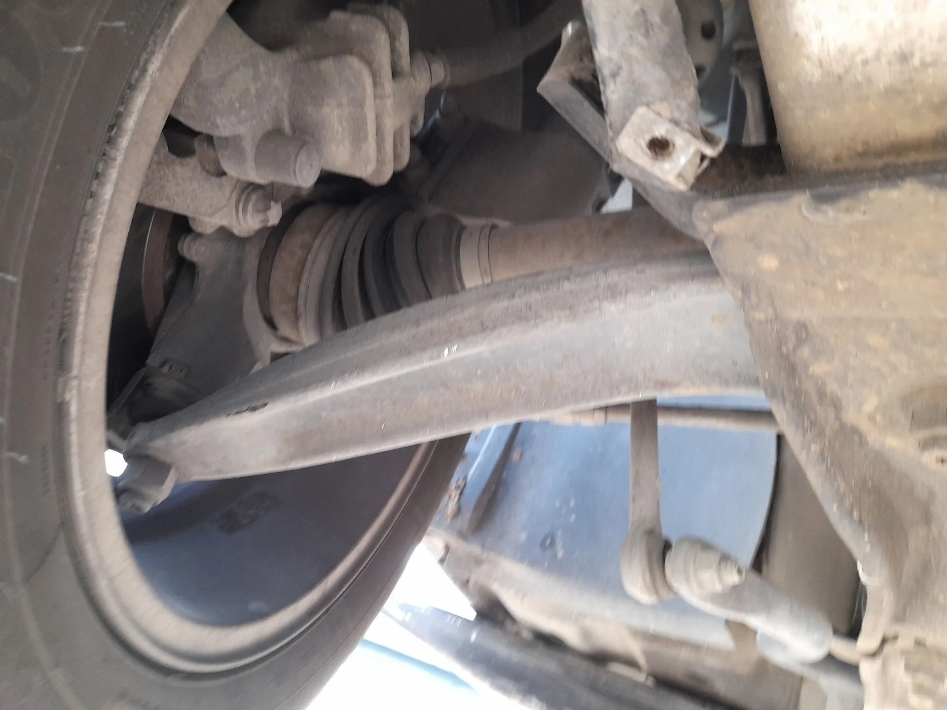 Brazo Suspension Inferior Delantero Derecho para Peugeot 5008 (0U_, 0E_)