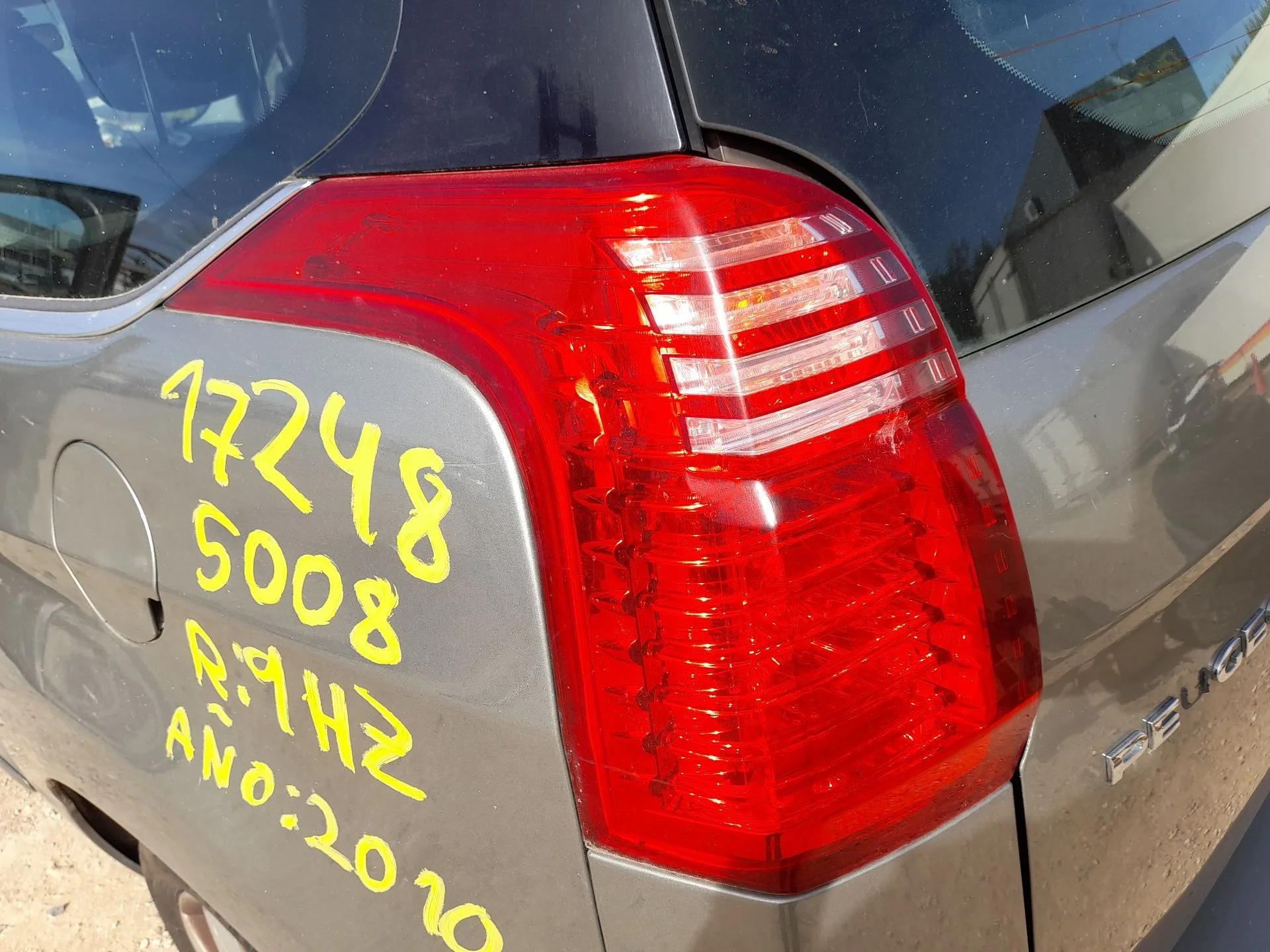 Piloto Trasero Izquierdo para Peugeot 5008 (0U_, 0E_)