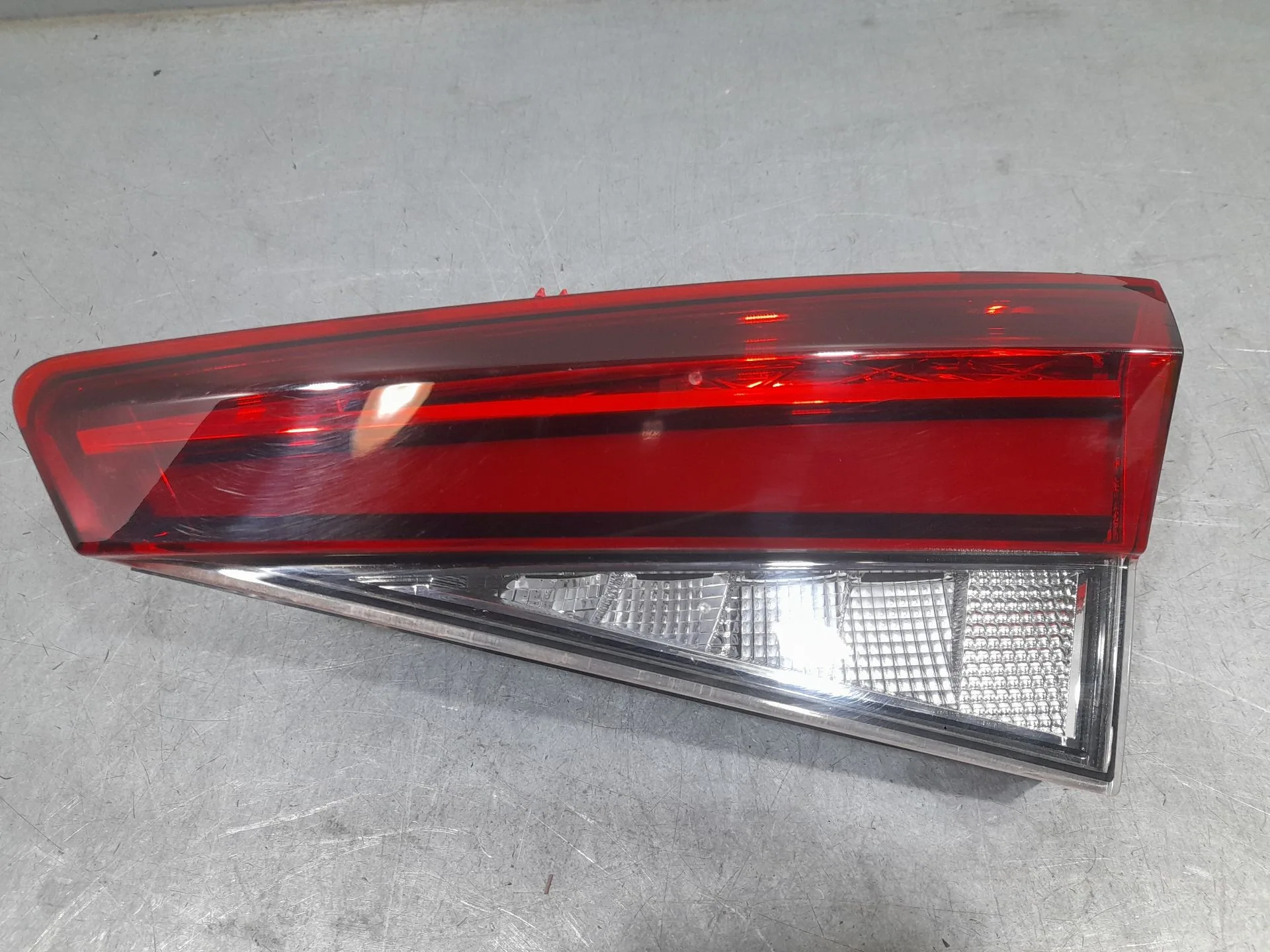 Piloto Trasero Derecho Interior para Skoda Fabia Iv (Pj3)