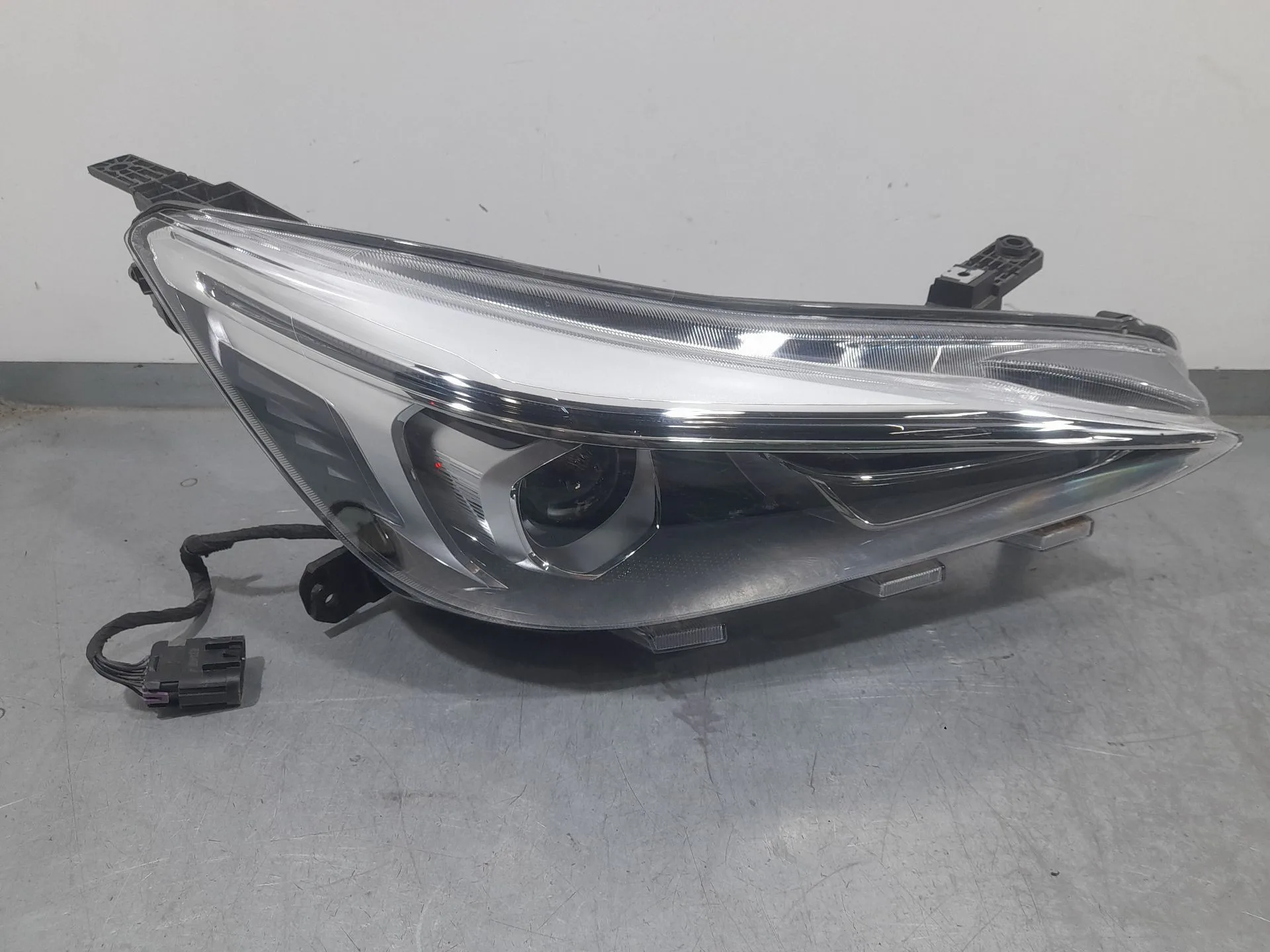 Faro Derecho para Mg Mg 3 (5Fp)