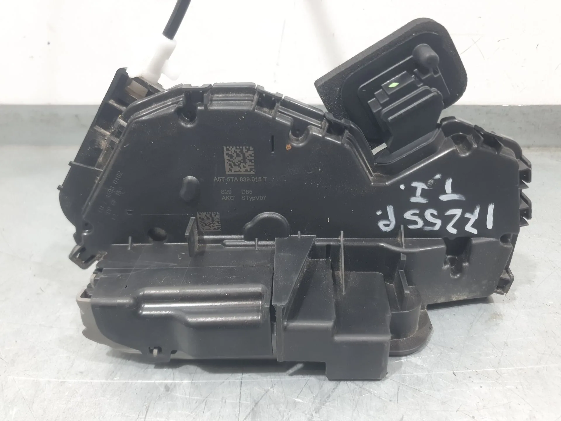 Cerradura Puerta Trasera Izquierda para Skoda Octavia Iv (Nx3, Nn3, Pv3)