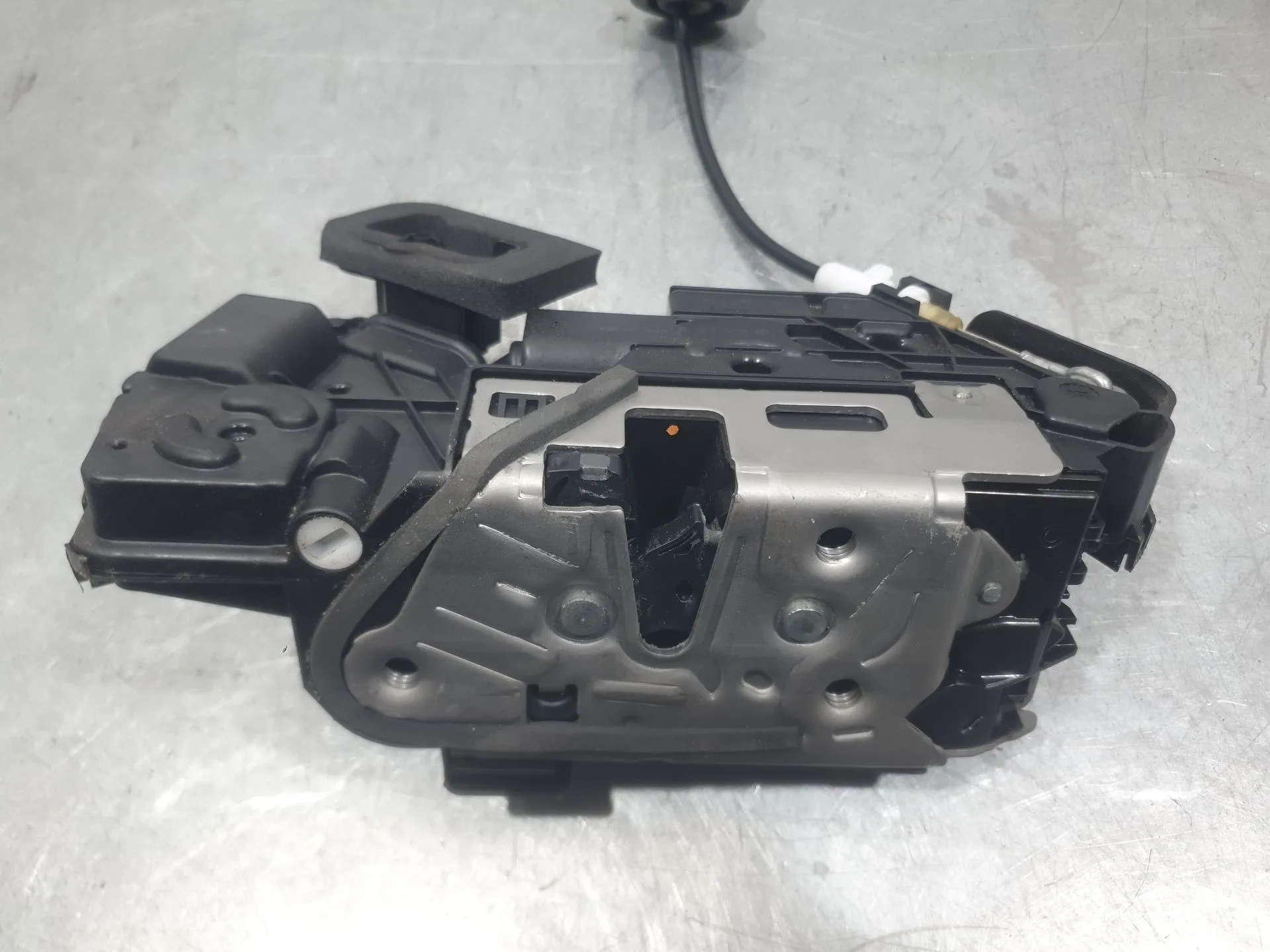 Cerradura Puerta Trasera Izquierda para Skoda Octavia Iv (Nx3, Nn3, Pv3)