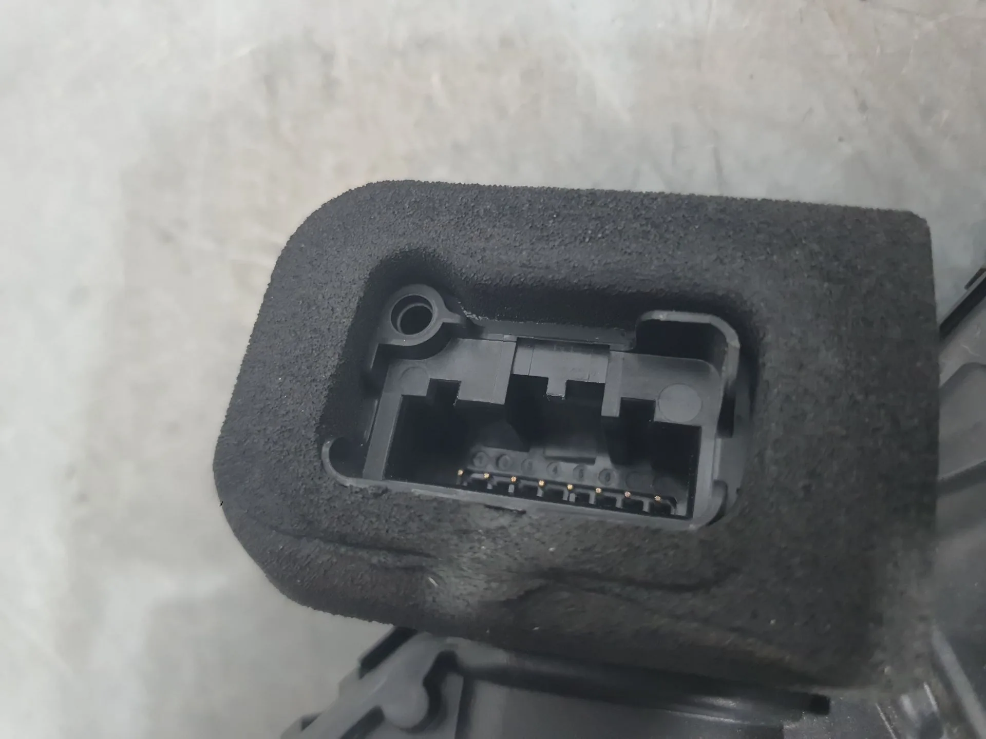 Cerradura Puerta Trasera Izquierda para Skoda Octavia Iv (Nx3, Nn3, Pv3)