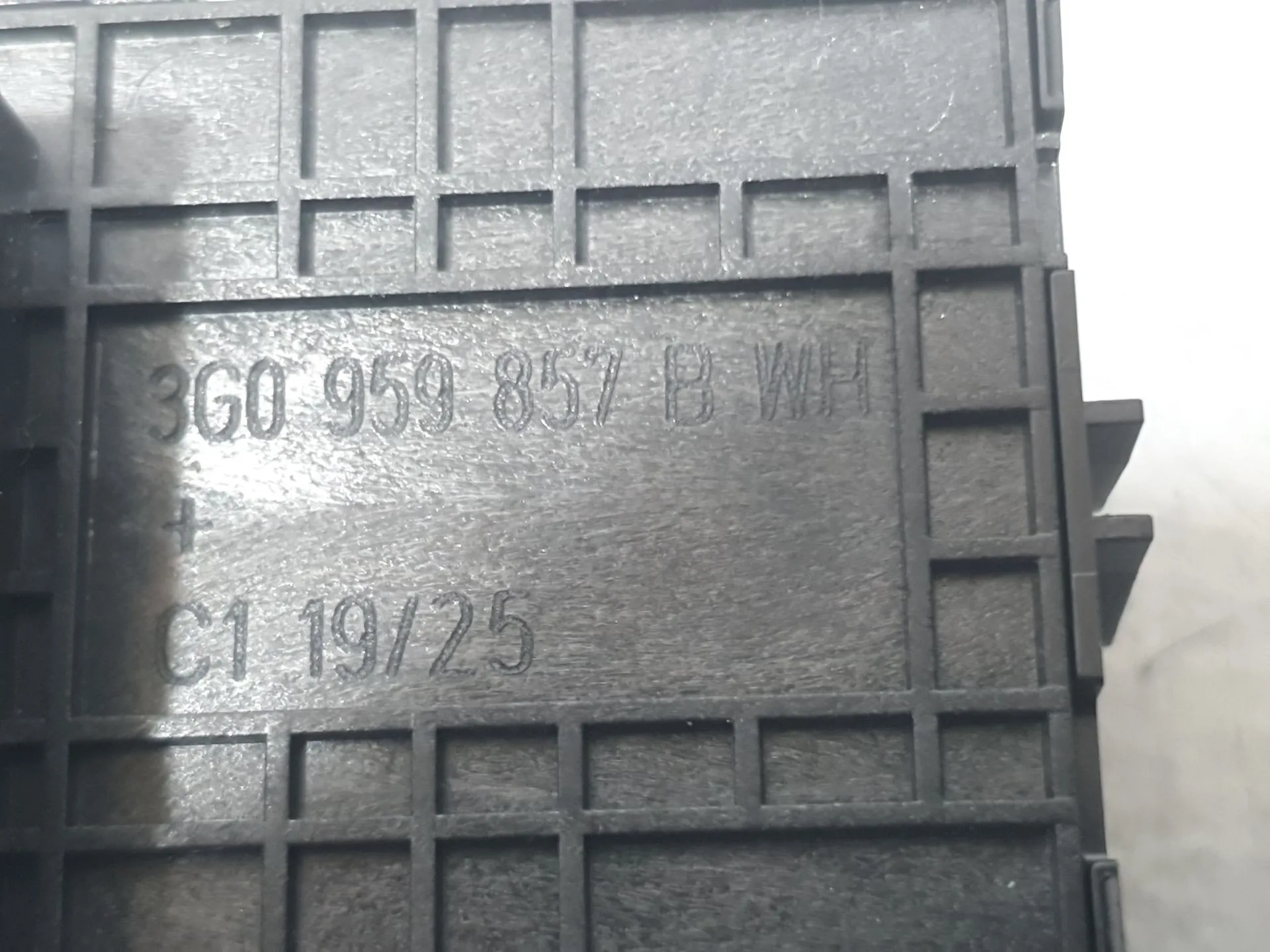 Mando Elevalunas Delantero Izquierdo para Skoda Octavia Iv (Nx3, Nn3, Pv3)