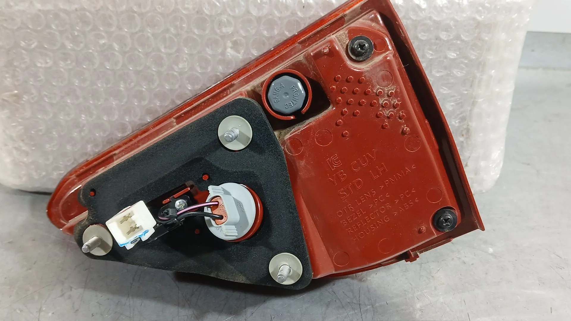 Piloto Trasero Izquierdo Interior para Kia Stonic (Yb)