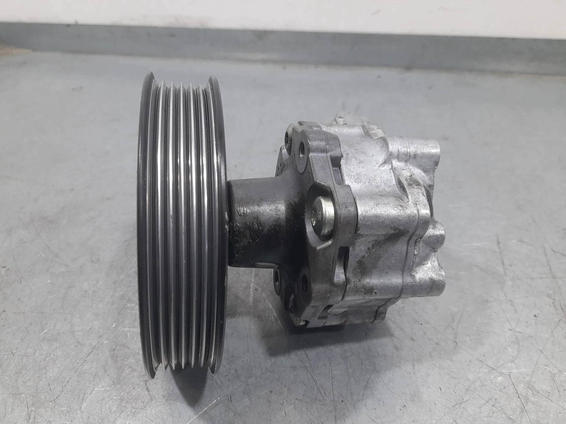 Bomba Direccion para Audi A5 (8T3)