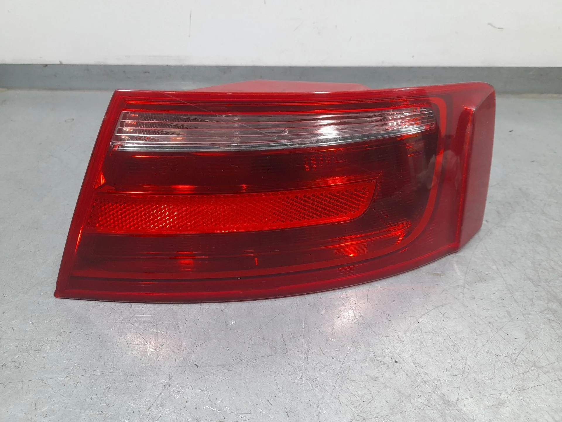 Piloto Trasero Derecho Exterior para Audi A5 (8T3)