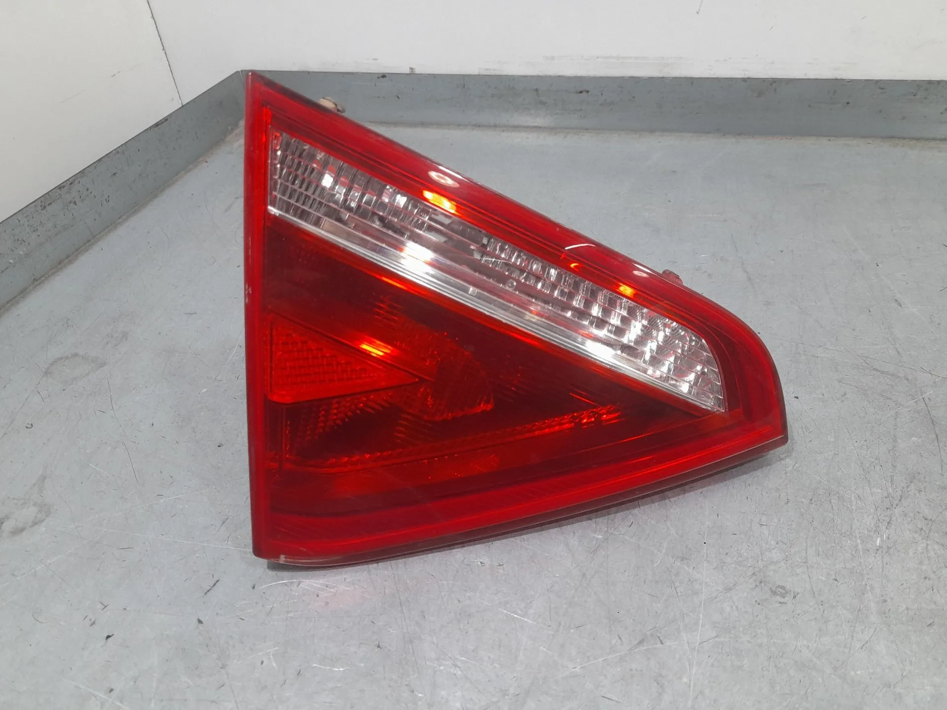 Piloto Trasero Izquierdo Interior para Audi A5 (8T3)