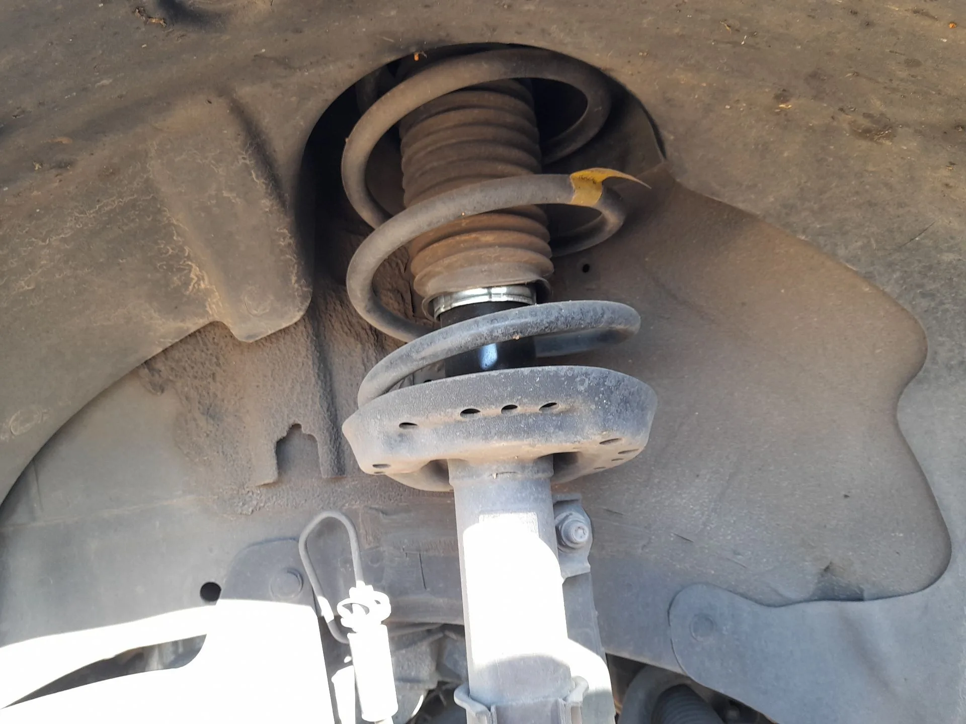 Amortiguador Delantero Izquierdo para Chevrolet Cruze Hatchback (J305)