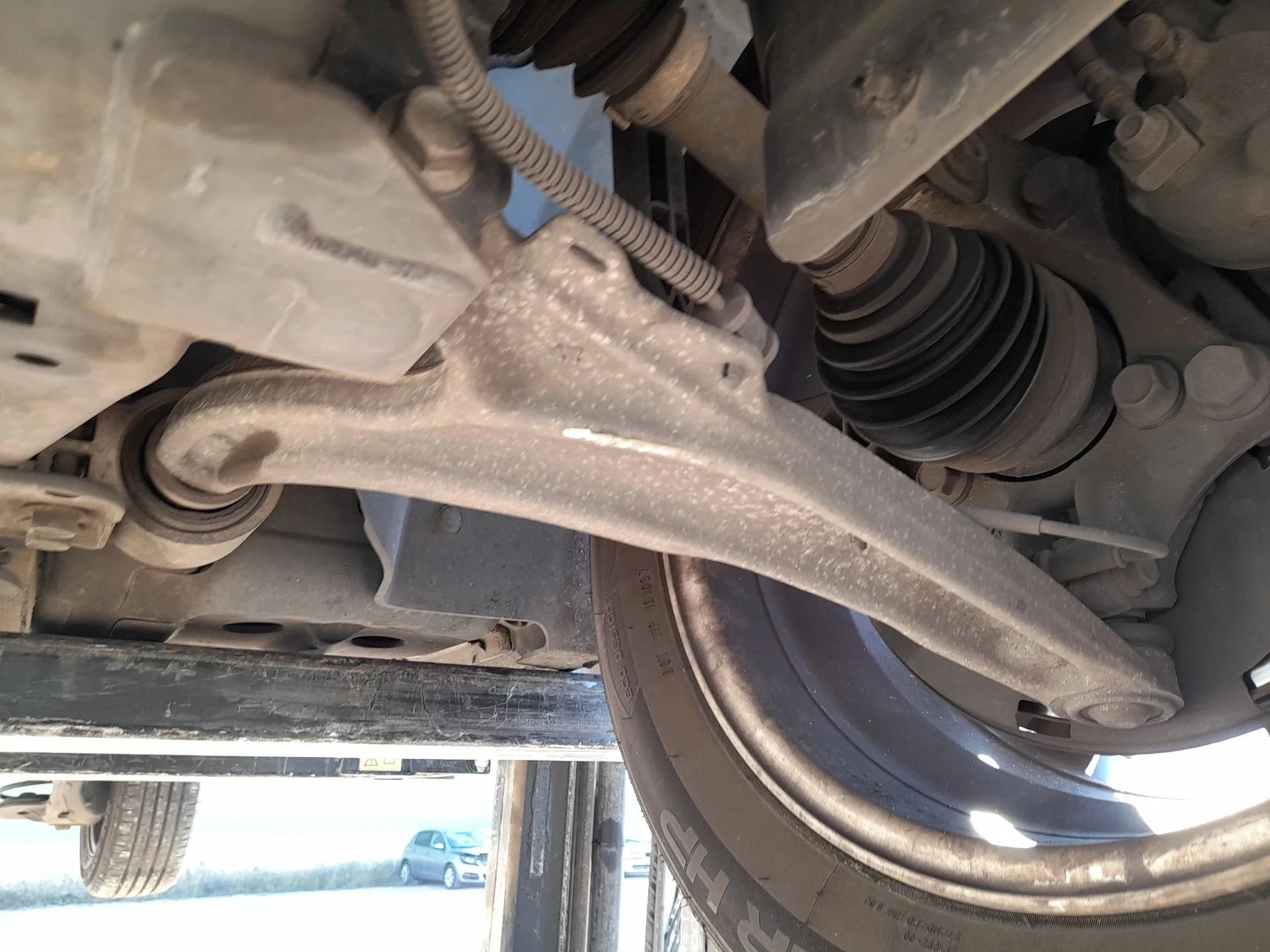 Brazo Suspension Inferior Delantero Izquierdo para Chevrolet Cruze Hatchback (J305)