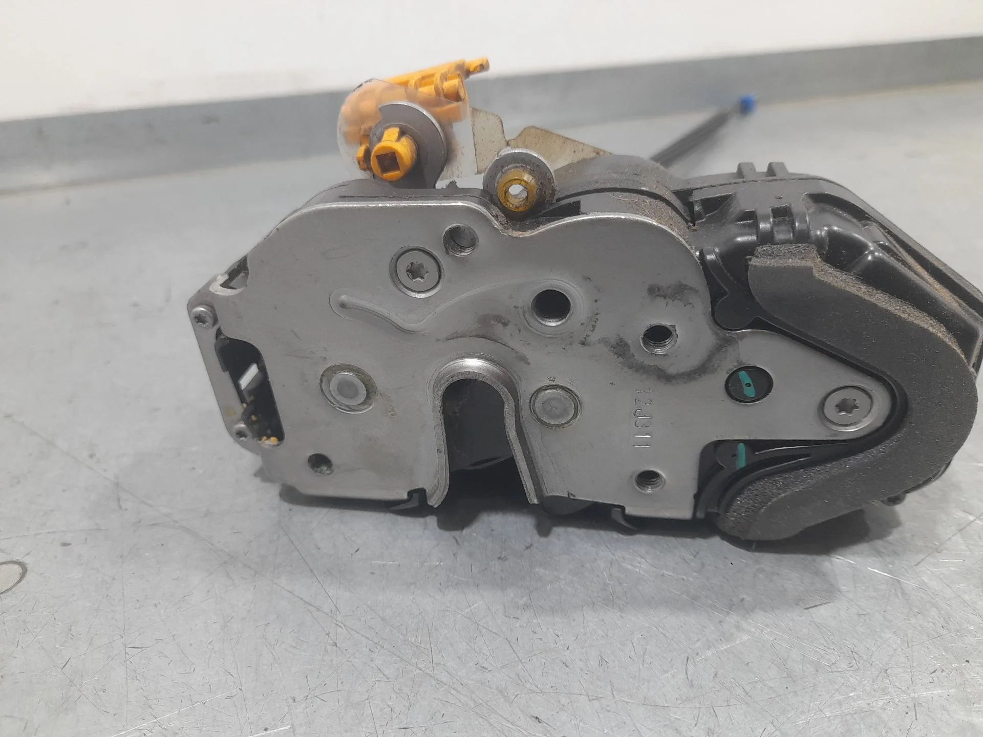 Cerradura Puerta Delantera Izquierda para Chevrolet Cruze Hatchback (J305)