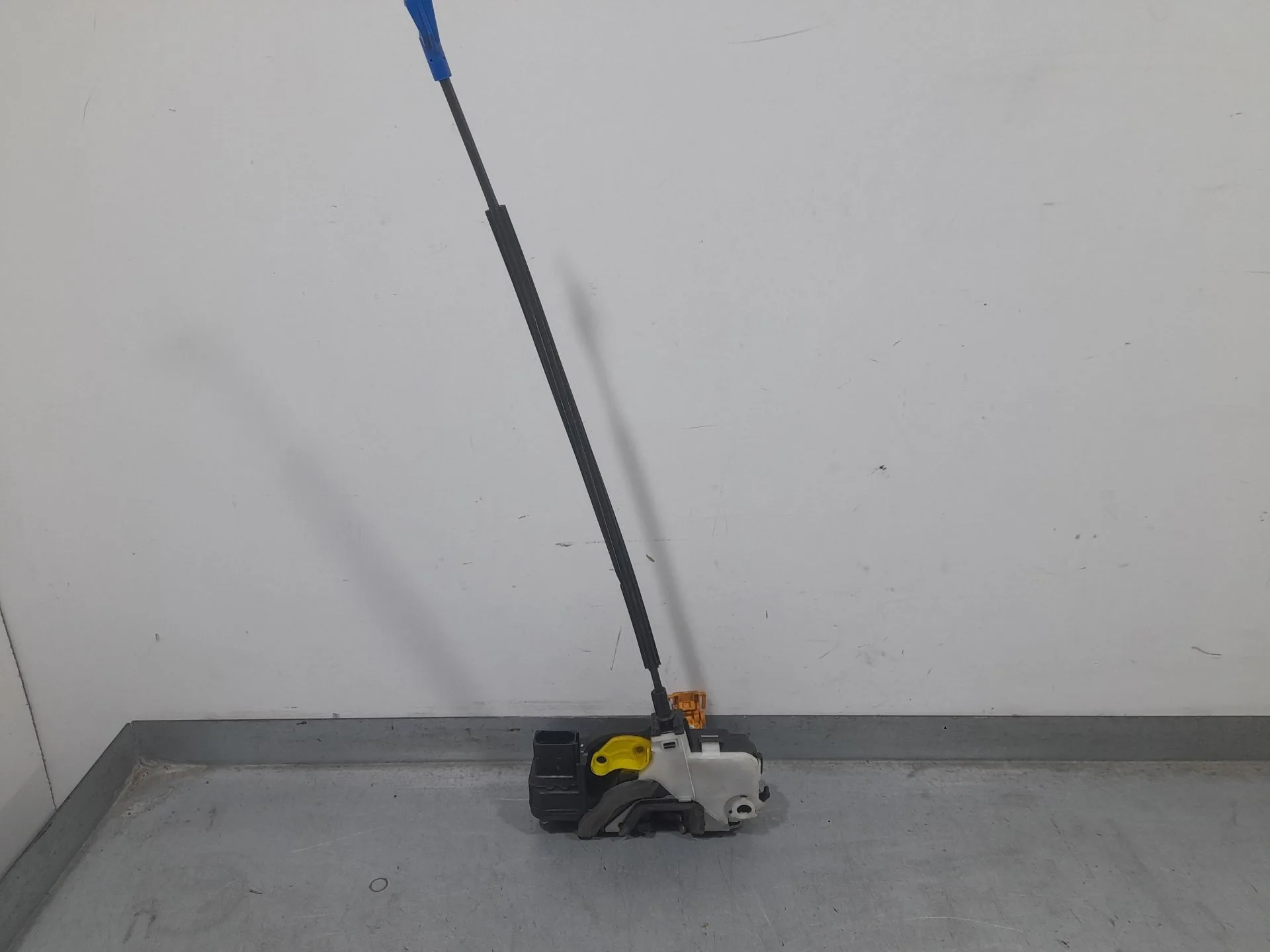 Cerradura Puerta Delantera Izquierda para Chevrolet Cruze Hatchback (J305)
