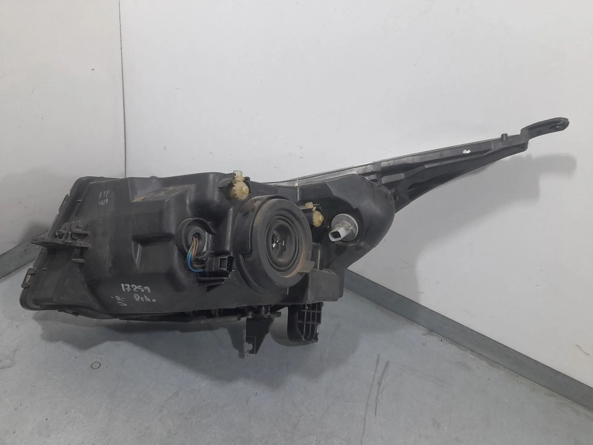 Faro Derecho para Chevrolet Cruze Hatchback (J305)