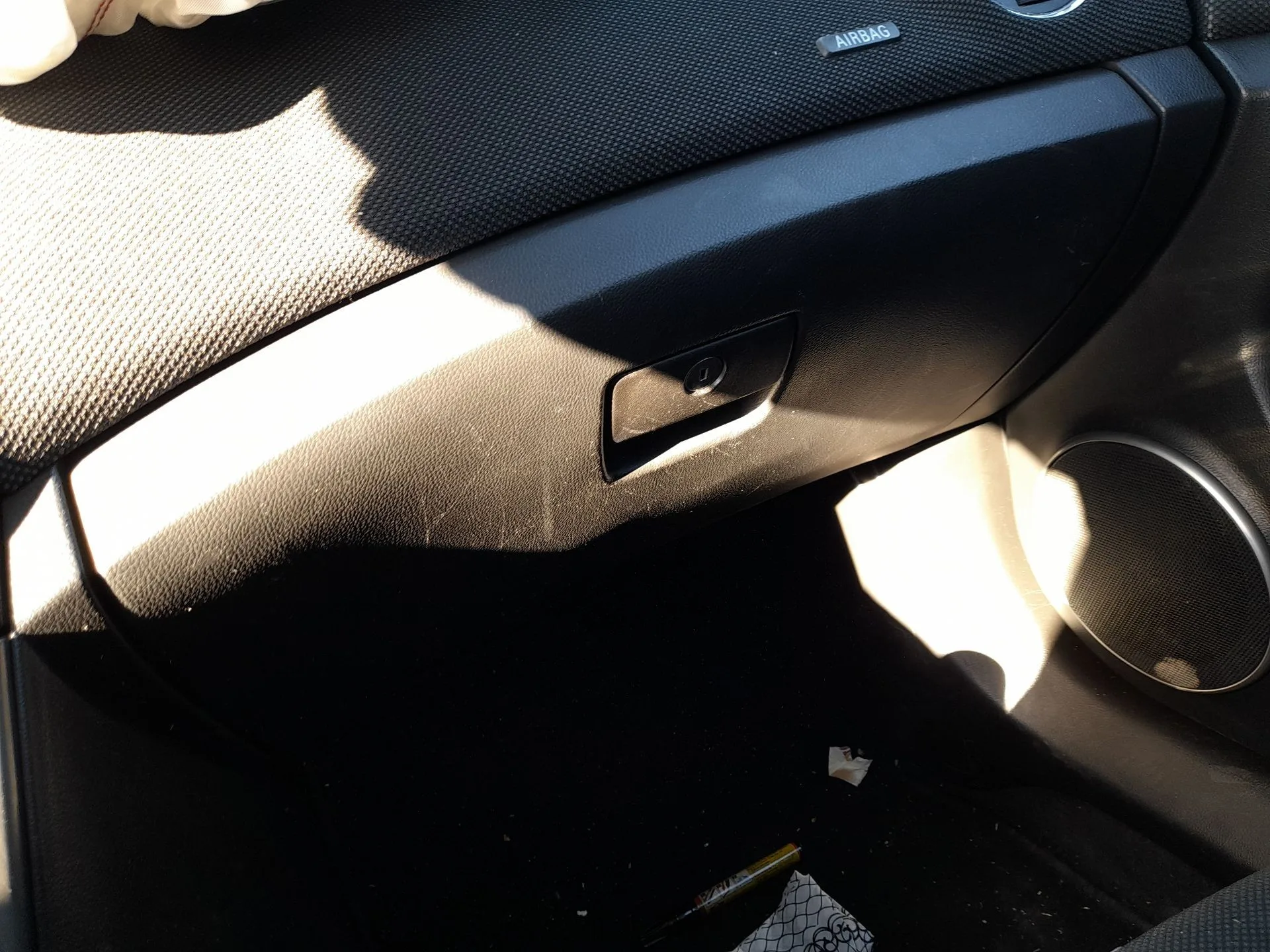 Guantera para Chevrolet Cruze Hatchback (J305)