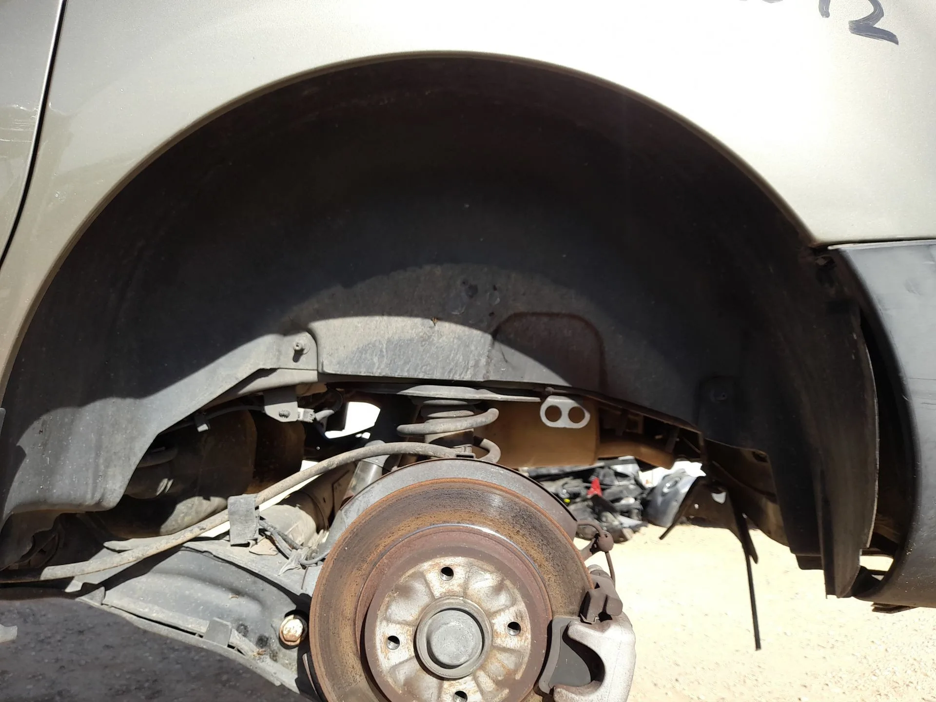 Plastico Pase Rueda Tras. Izq. para Peugeot Partner Tepee