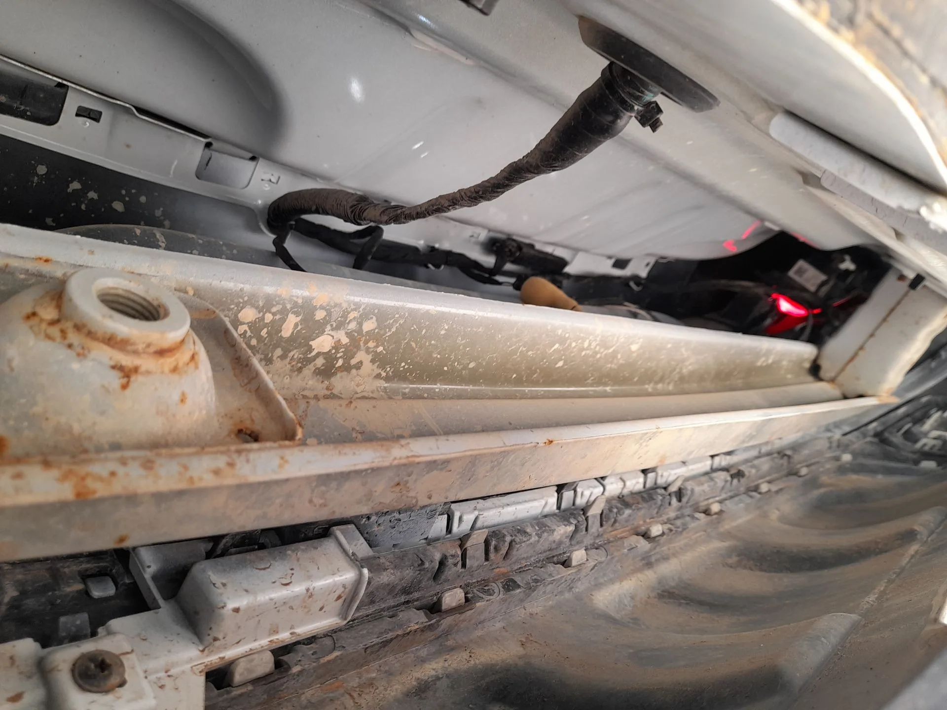 Refuerzo Paragolpes Trasero para Mg Zs Suv (Azs1)
