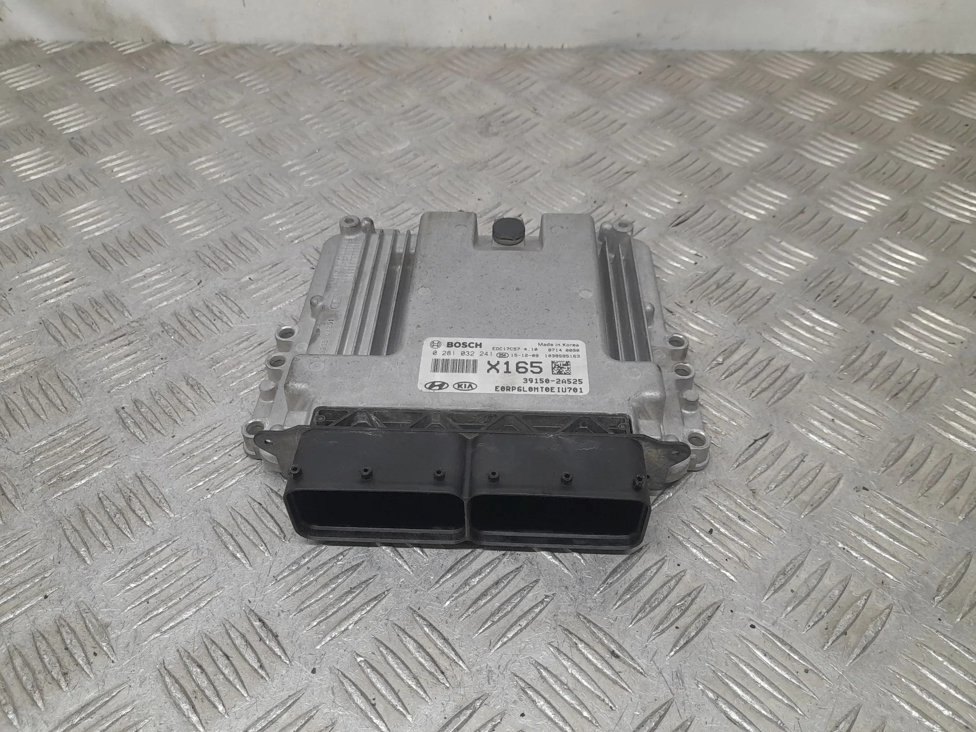 Centralita Motor Uce para Kia Carens Iv