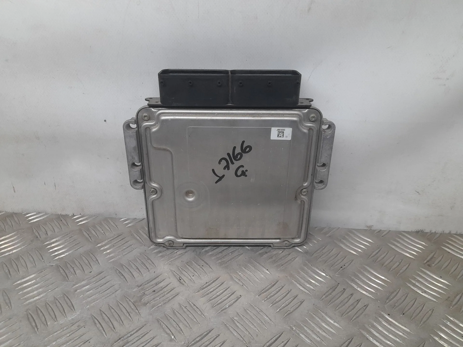 Centralita Motor Uce para Kia Carens Iv