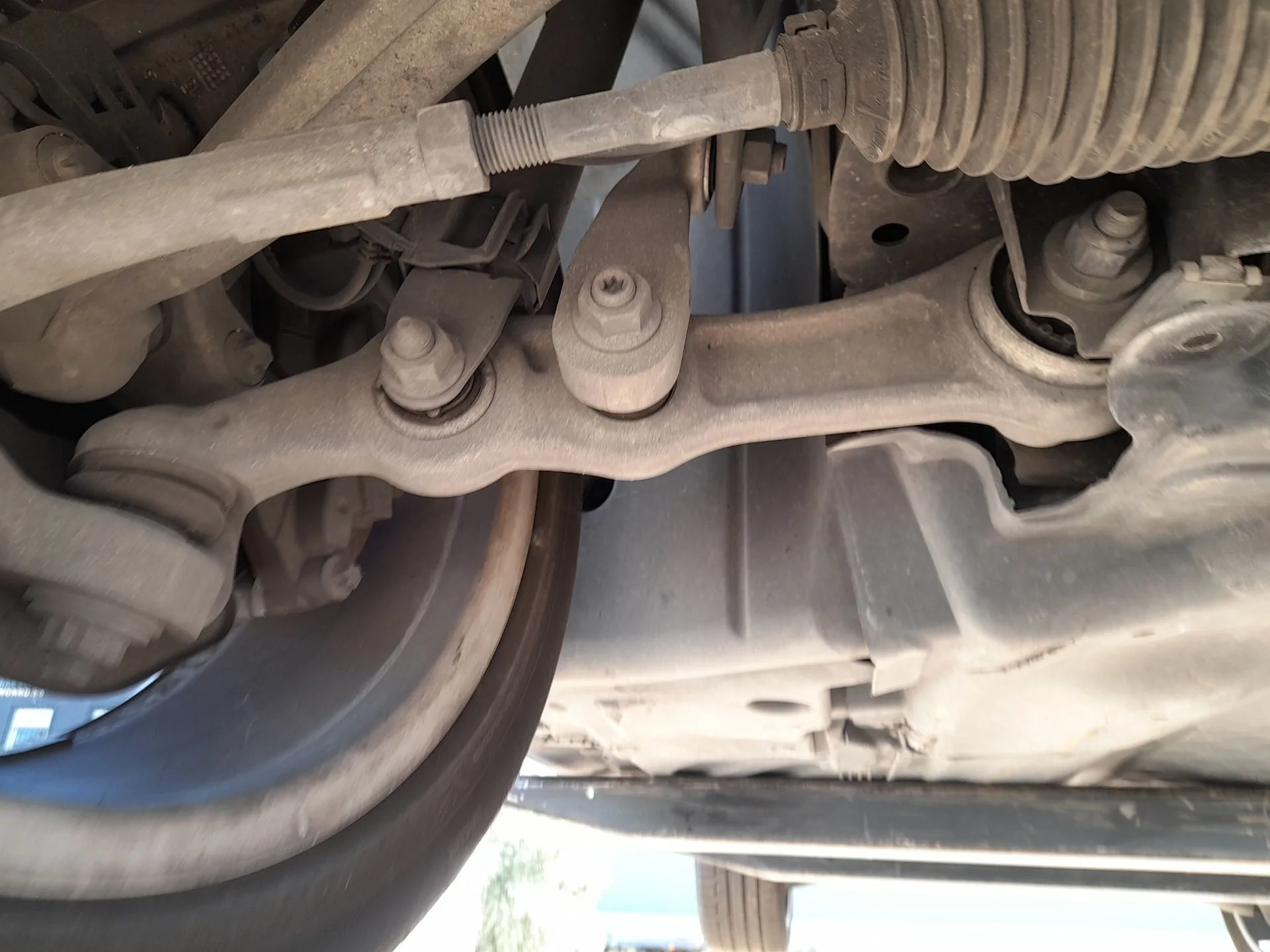 Brazo Suspension Inferior Delantero Derecho para Mercedes-Benz Clase C Descapotable (A205)
