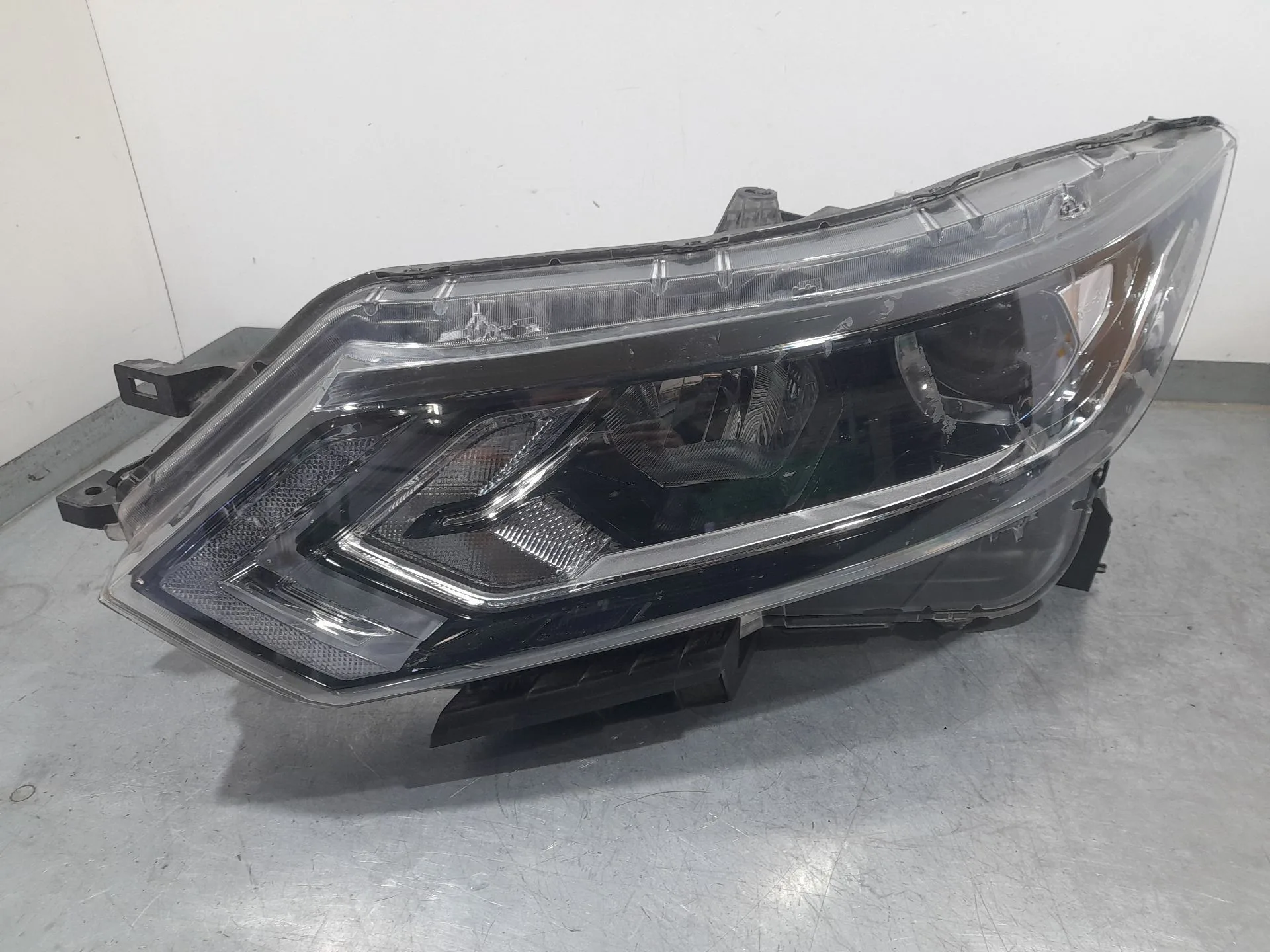 Faro Izquierdo para Nissan Qashqai Ii (J11, J11_)