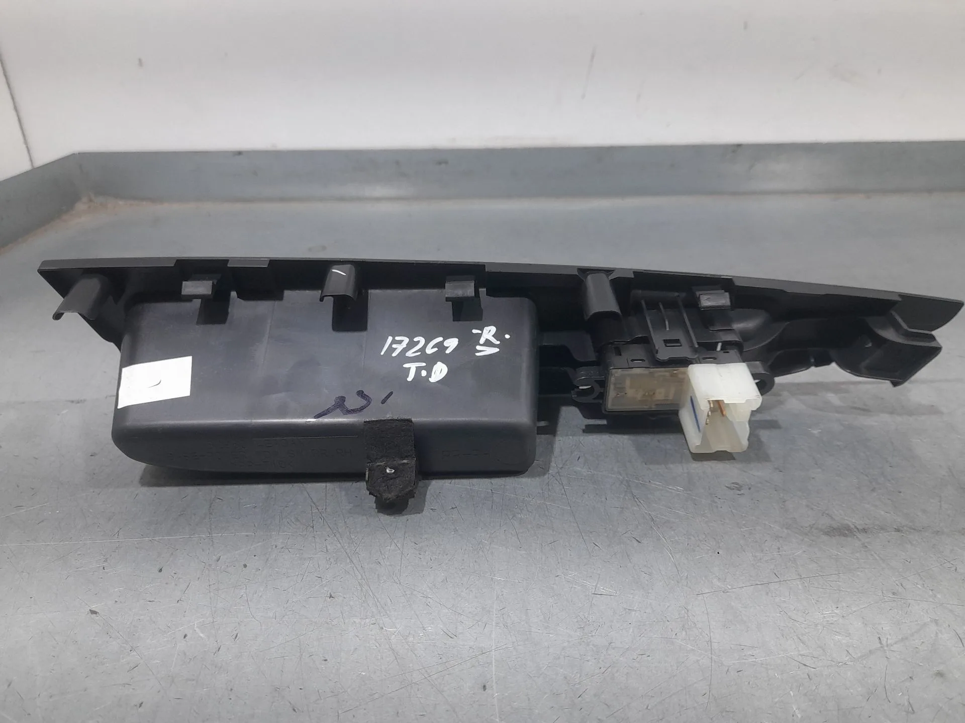 Mando Elevalunas Trasero Derecho para Nissan Qashqai Ii (J11, J11_)