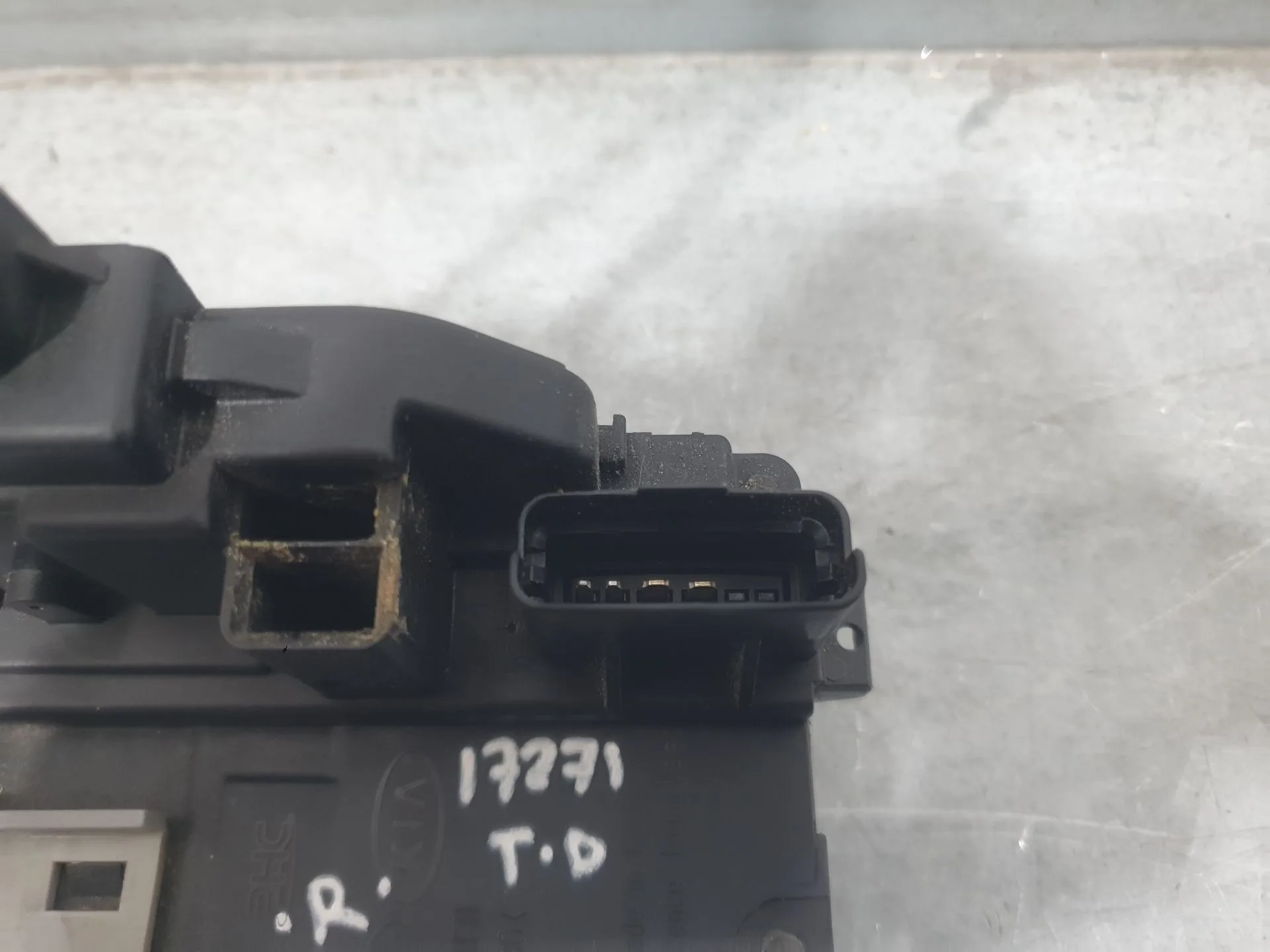Cerradura Puerta Trasera Derecha para Hyundai I30 (Fd)
