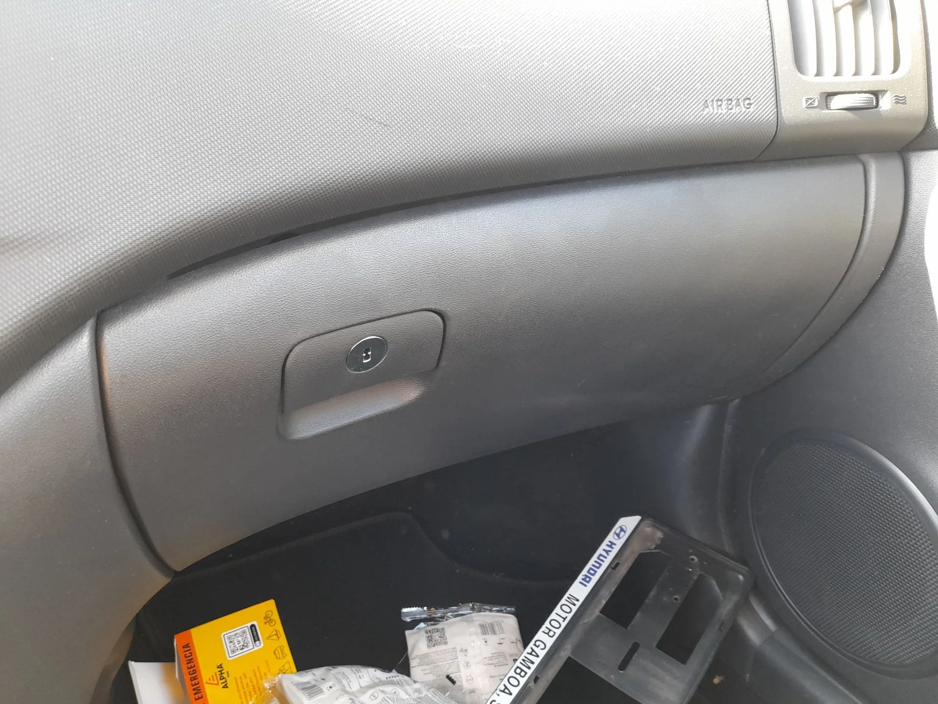 Guantera para Hyundai I30 (Fd)