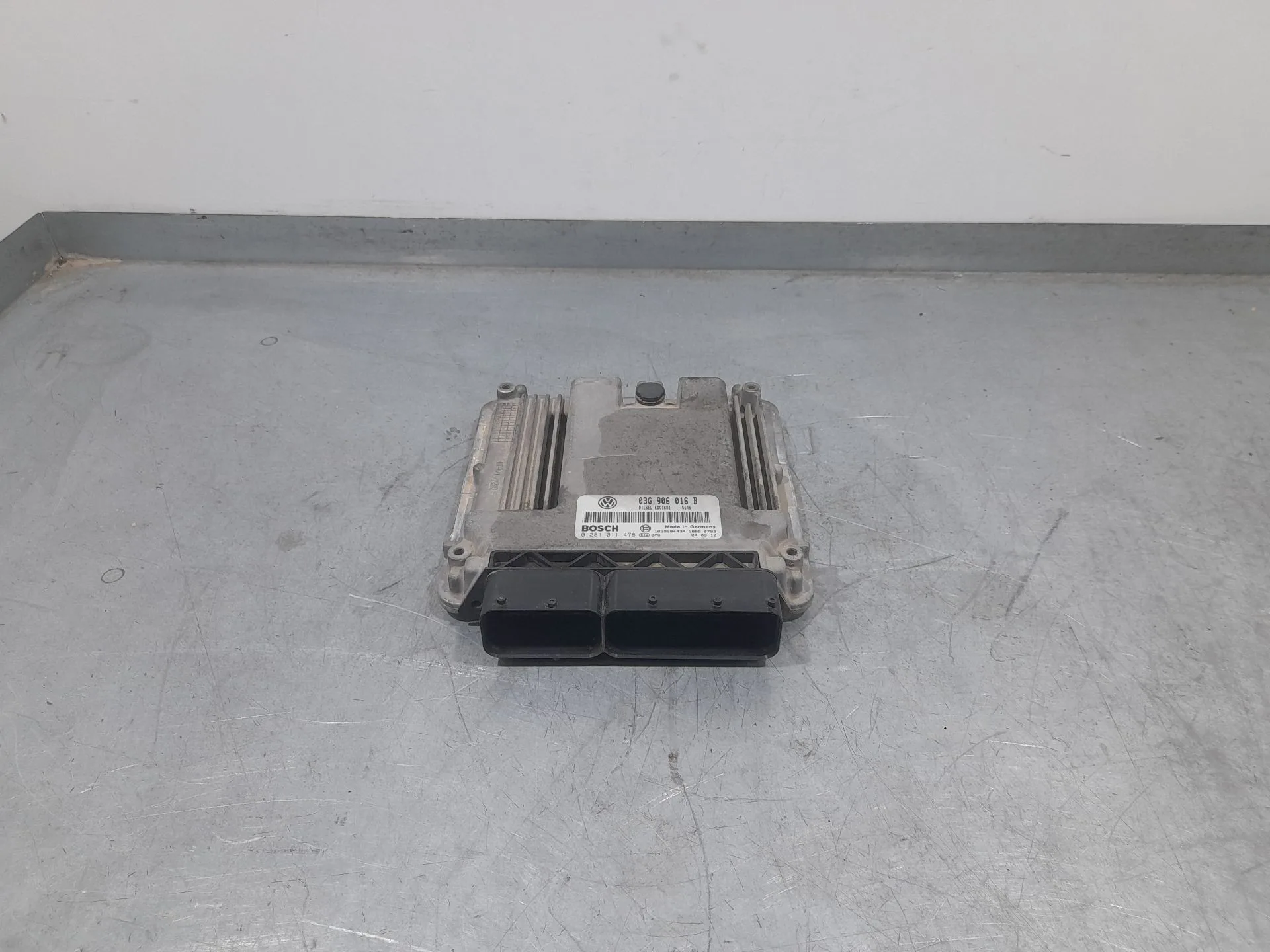 Centralita Motor Uce para Volkswagen Golf V (1K1)