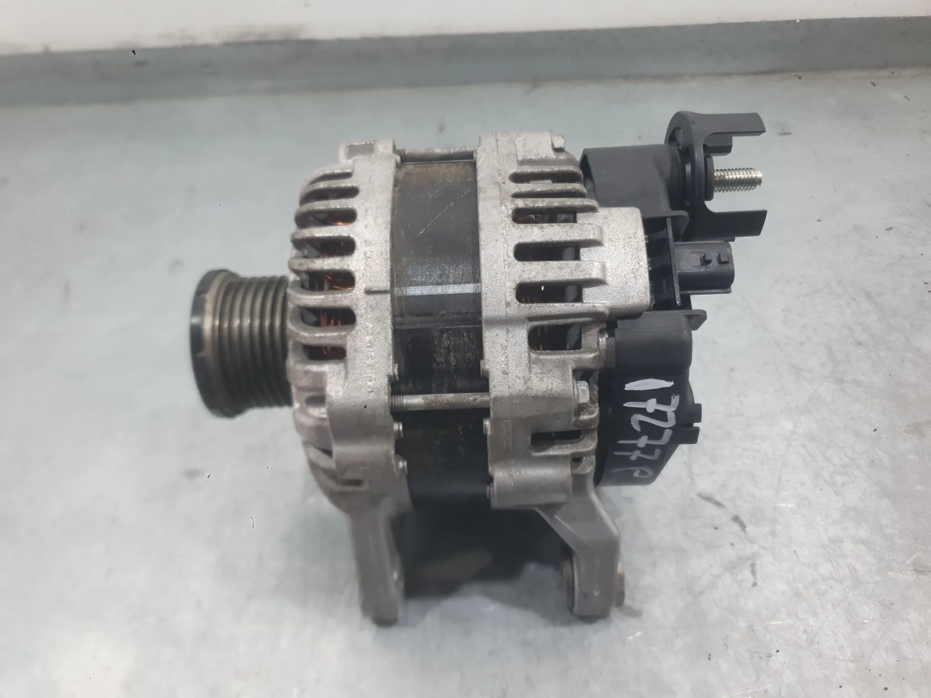 Alternador para Nissan Micra V (K14)