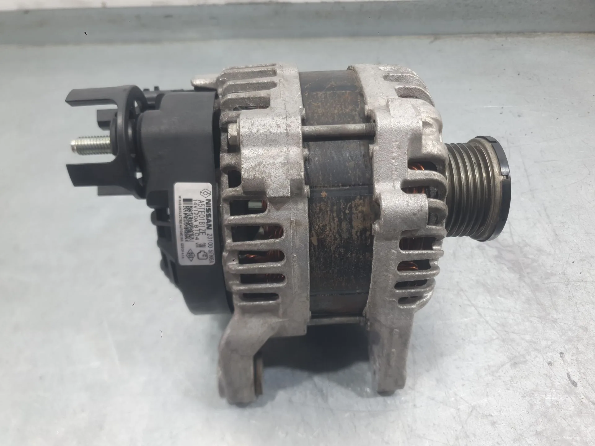 Alternador para Nissan Micra V (K14)