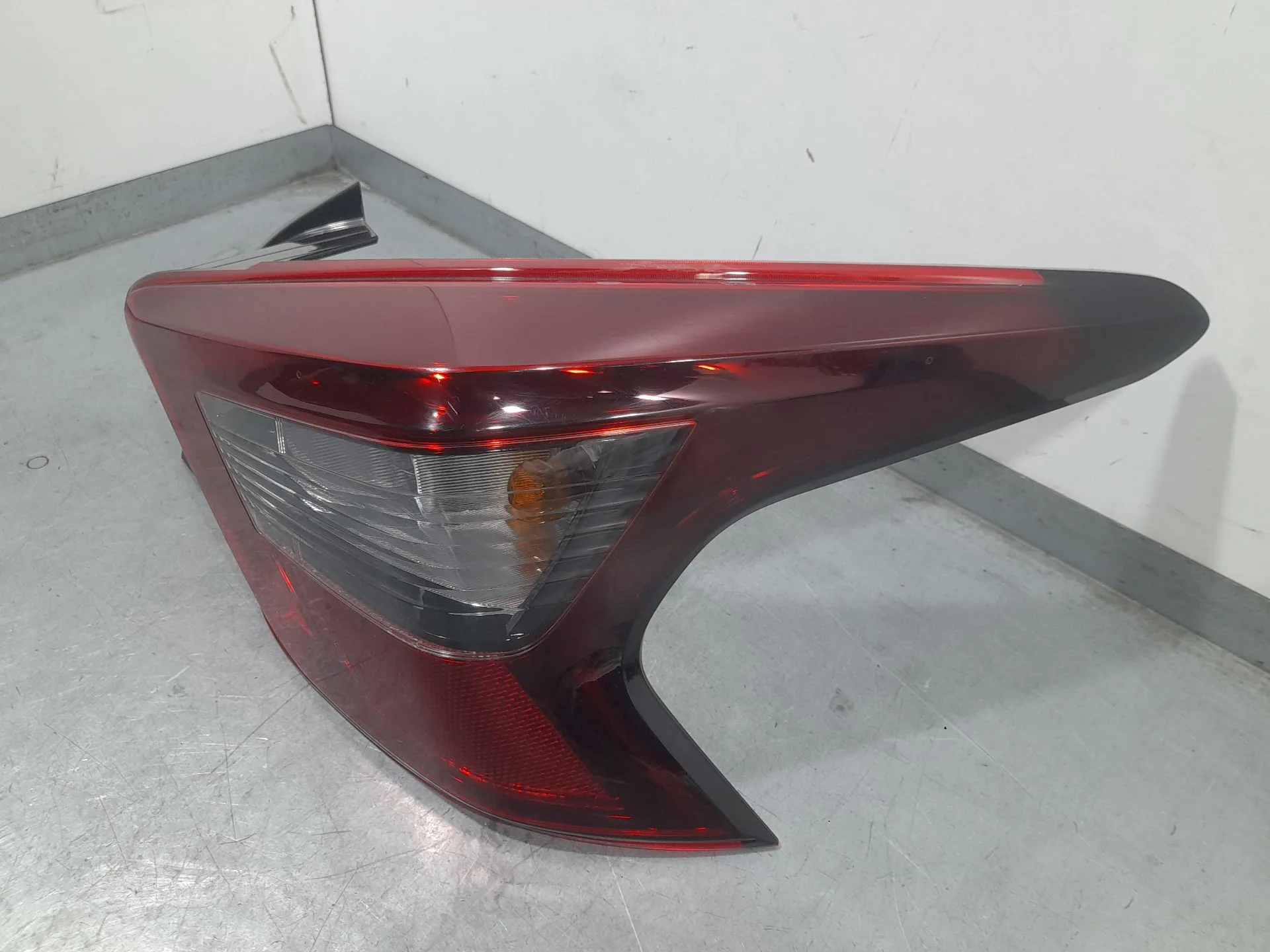 Piloto Trasero Derecho para Nissan Micra V (K14)