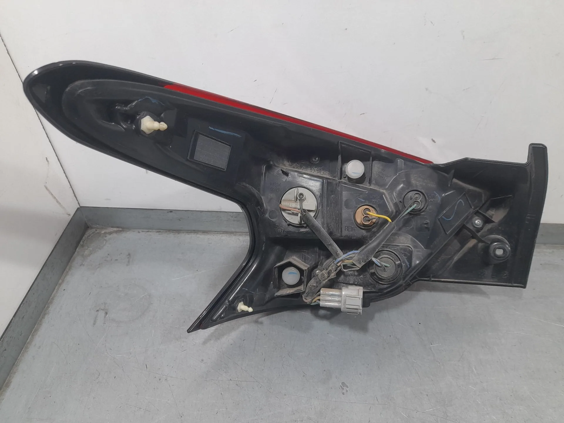 Piloto Trasero Derecho para Nissan Micra V (K14)