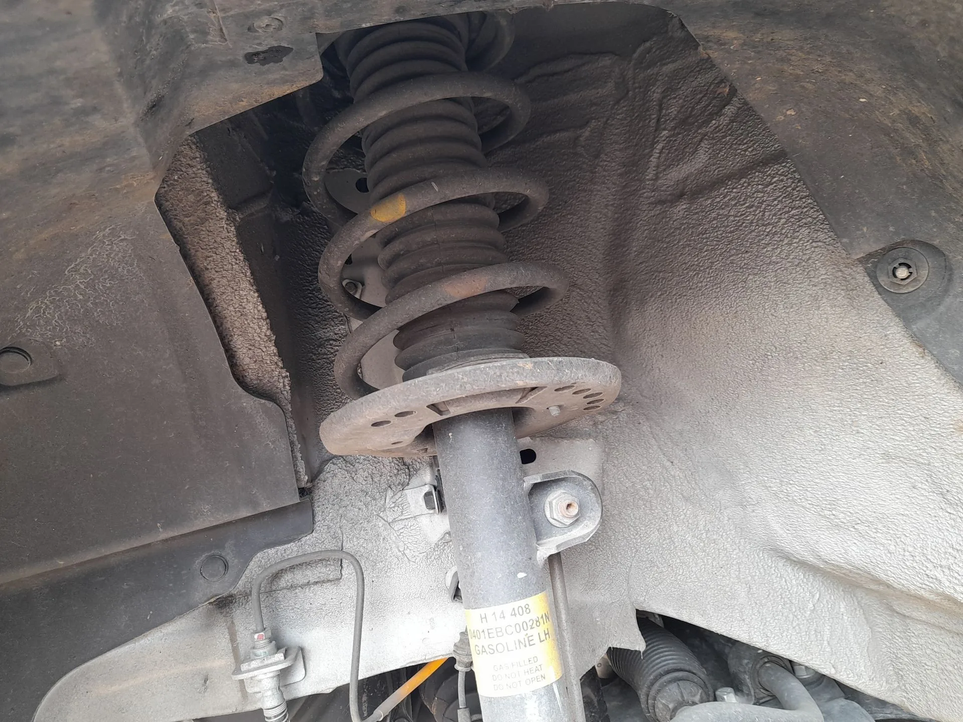 Amortiguador Delantero Izquierdo para Mahindra Kuv 100 Nxt