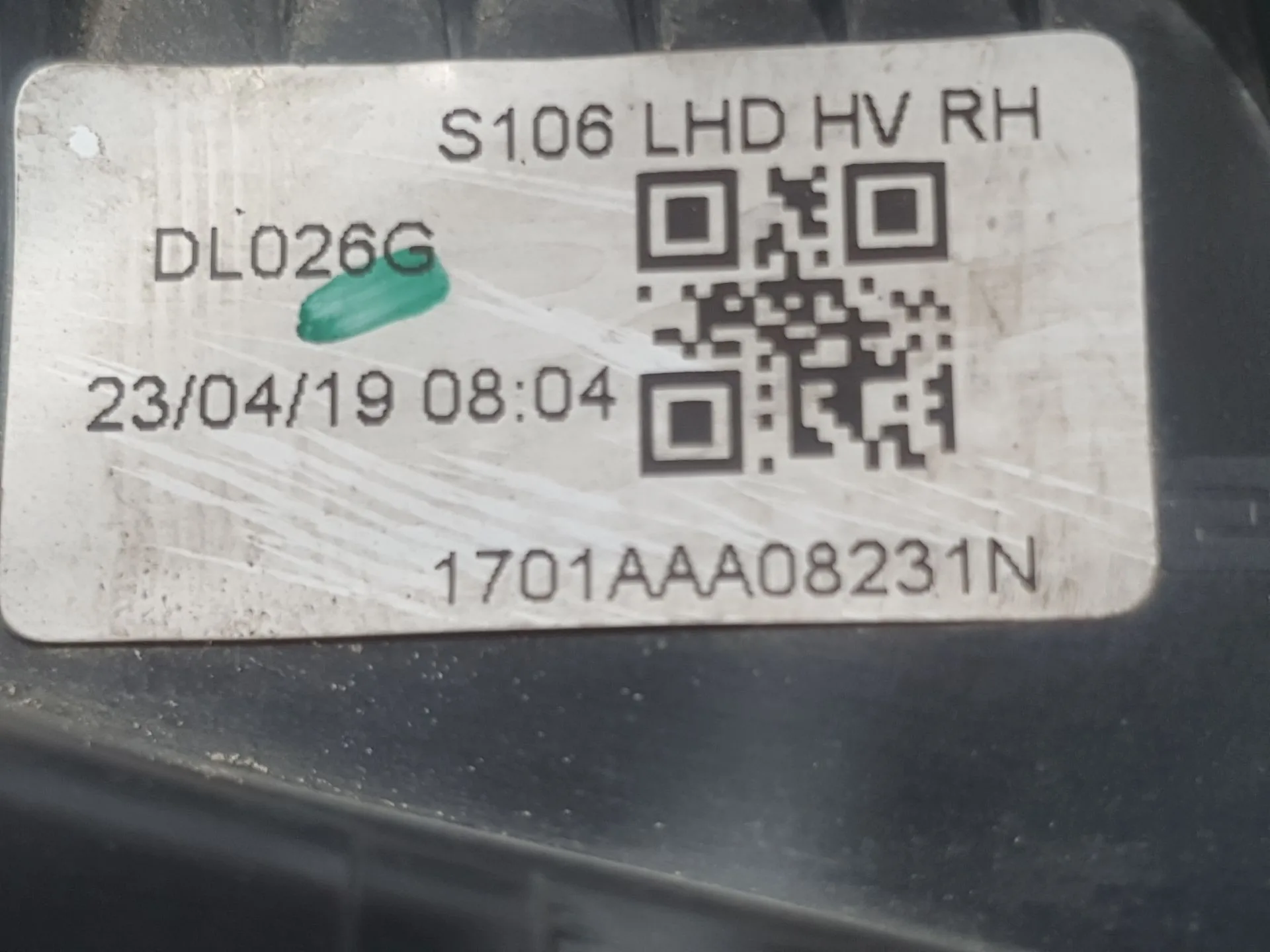 Faro Derecho para Mahindra Kuv 100 Nxt